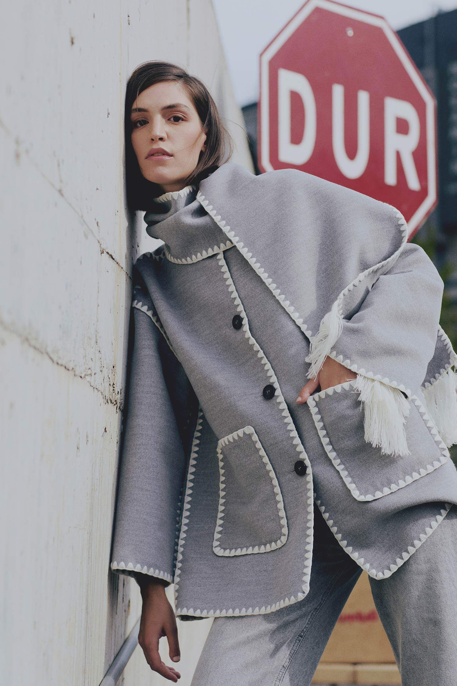 Relax Fit Cepli Düğmeli Çoban Dikişli Kaşe Mont