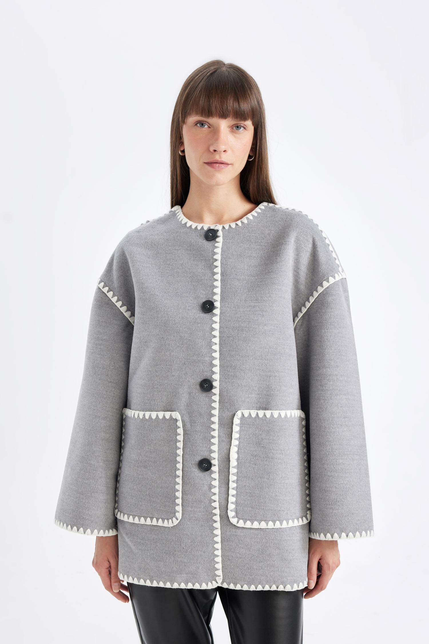 Relax Fit Cepli Düğmeli Çoban Dikişli Kaşe Mont