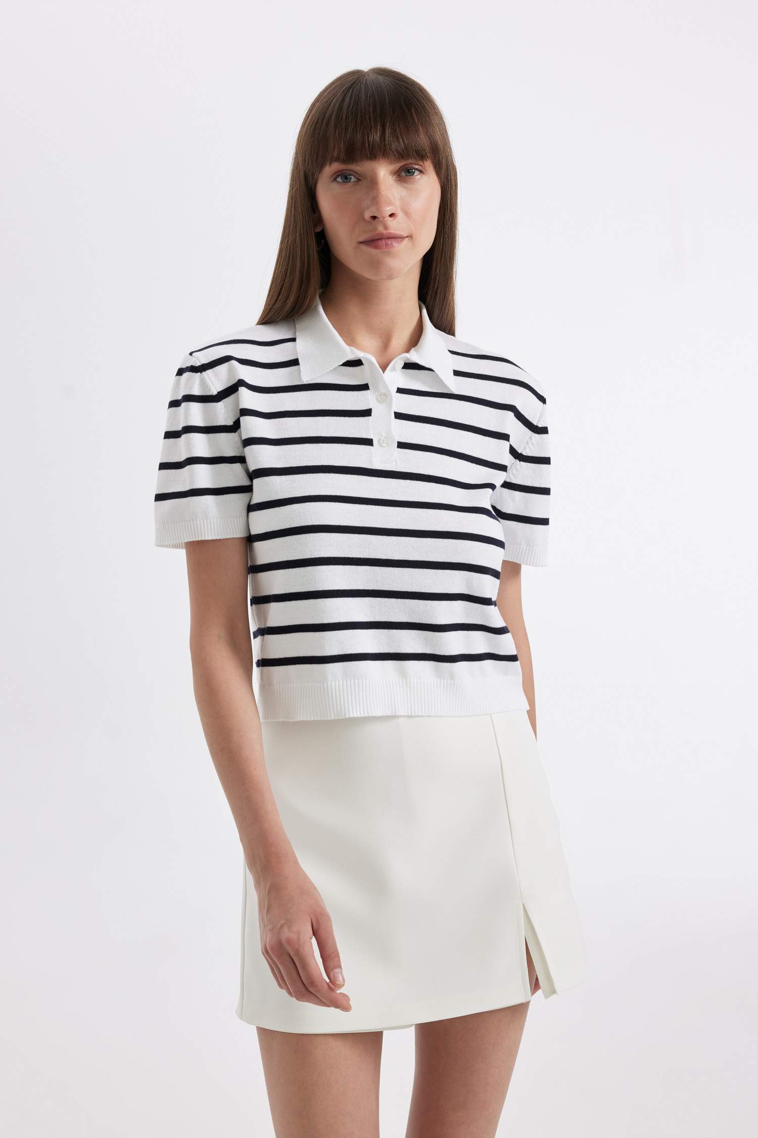 Свитер стандартного кроя с воротником-поло