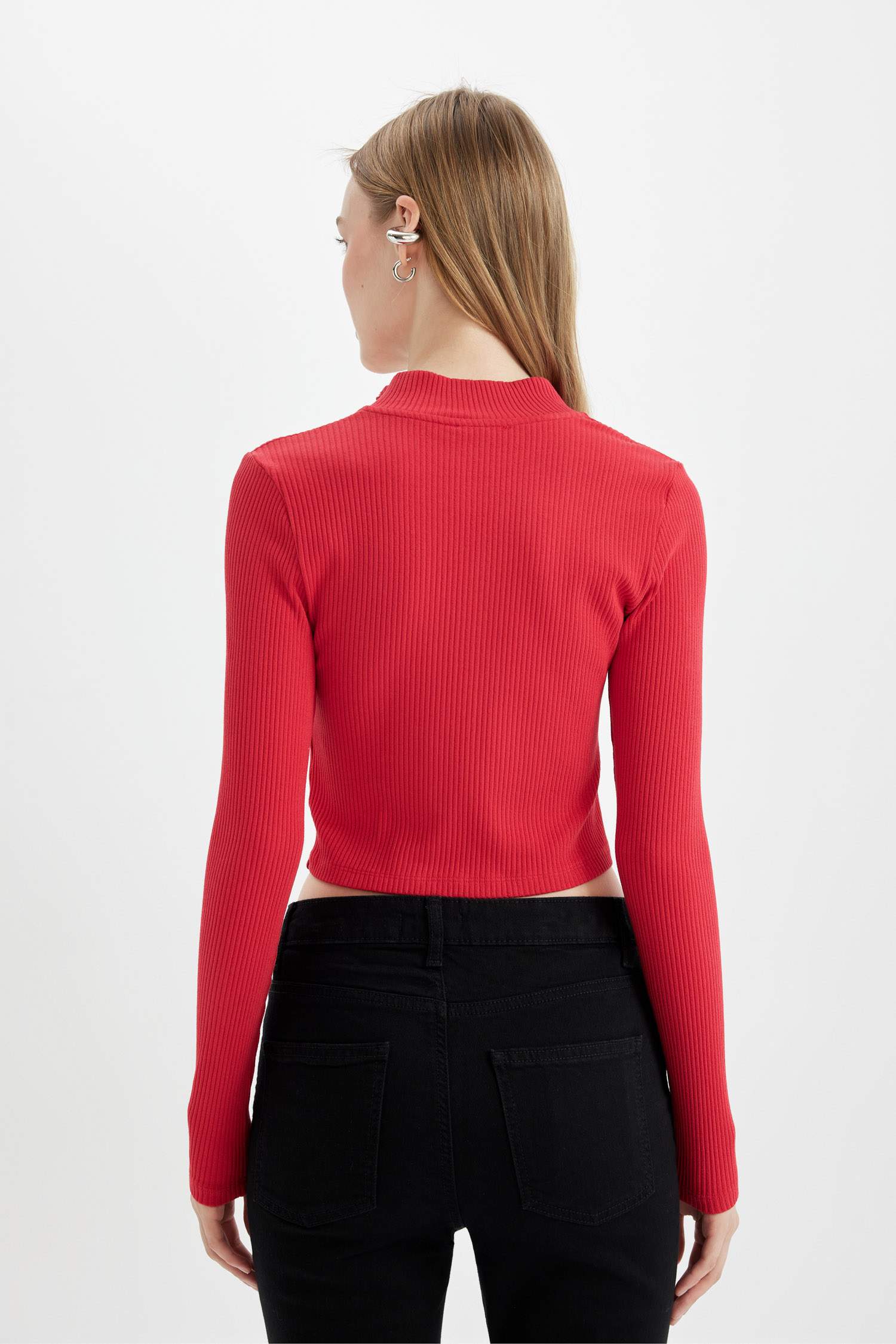 كارديجان كروب احمر بيزك مضلع سليم فيت بياقة عالية