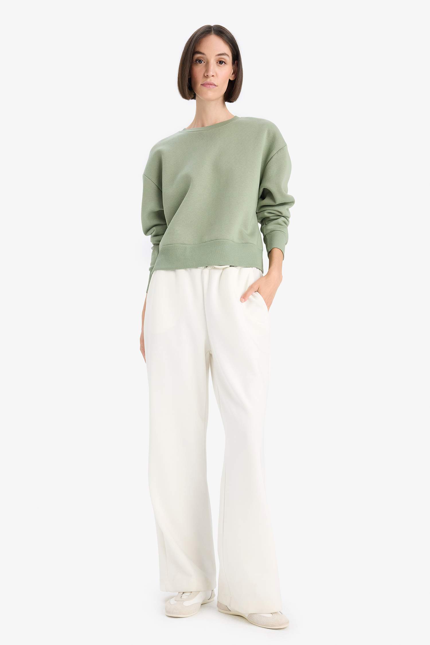 سويت شيرت بيزك أوفر سايز بياقة مستديرة