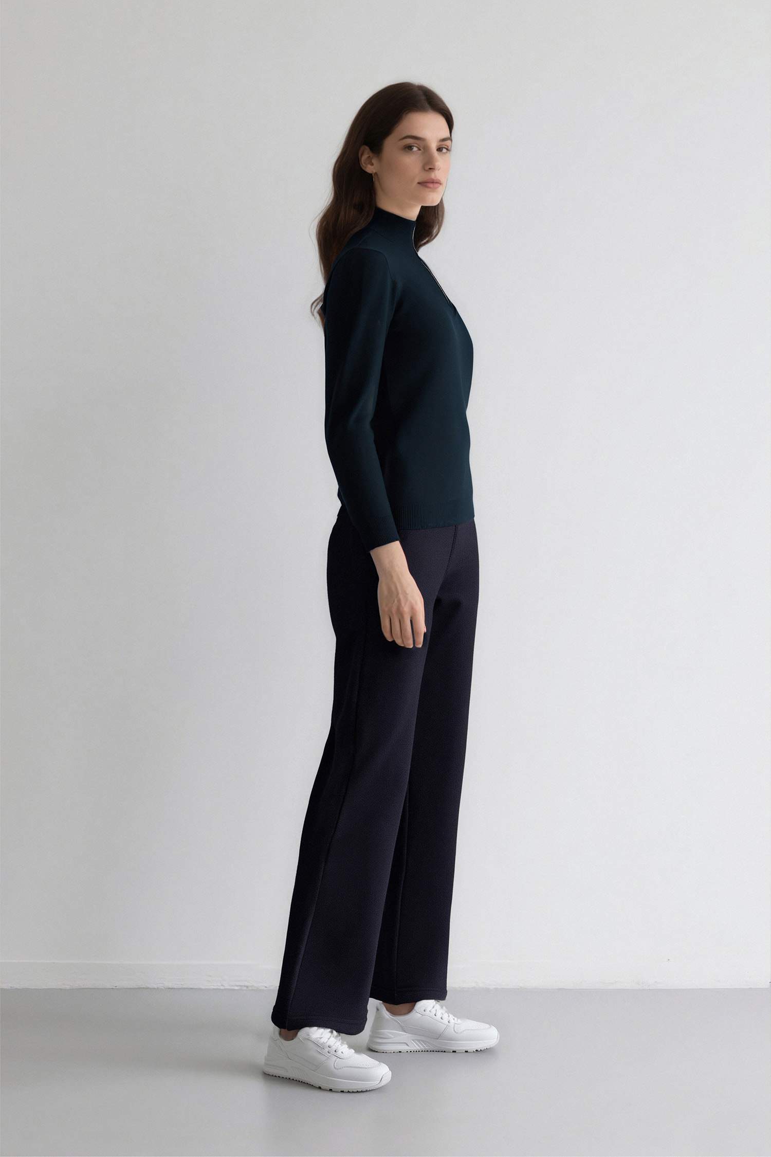 Straight Fit Basic Thick Sweatshirt Fabric Trousers