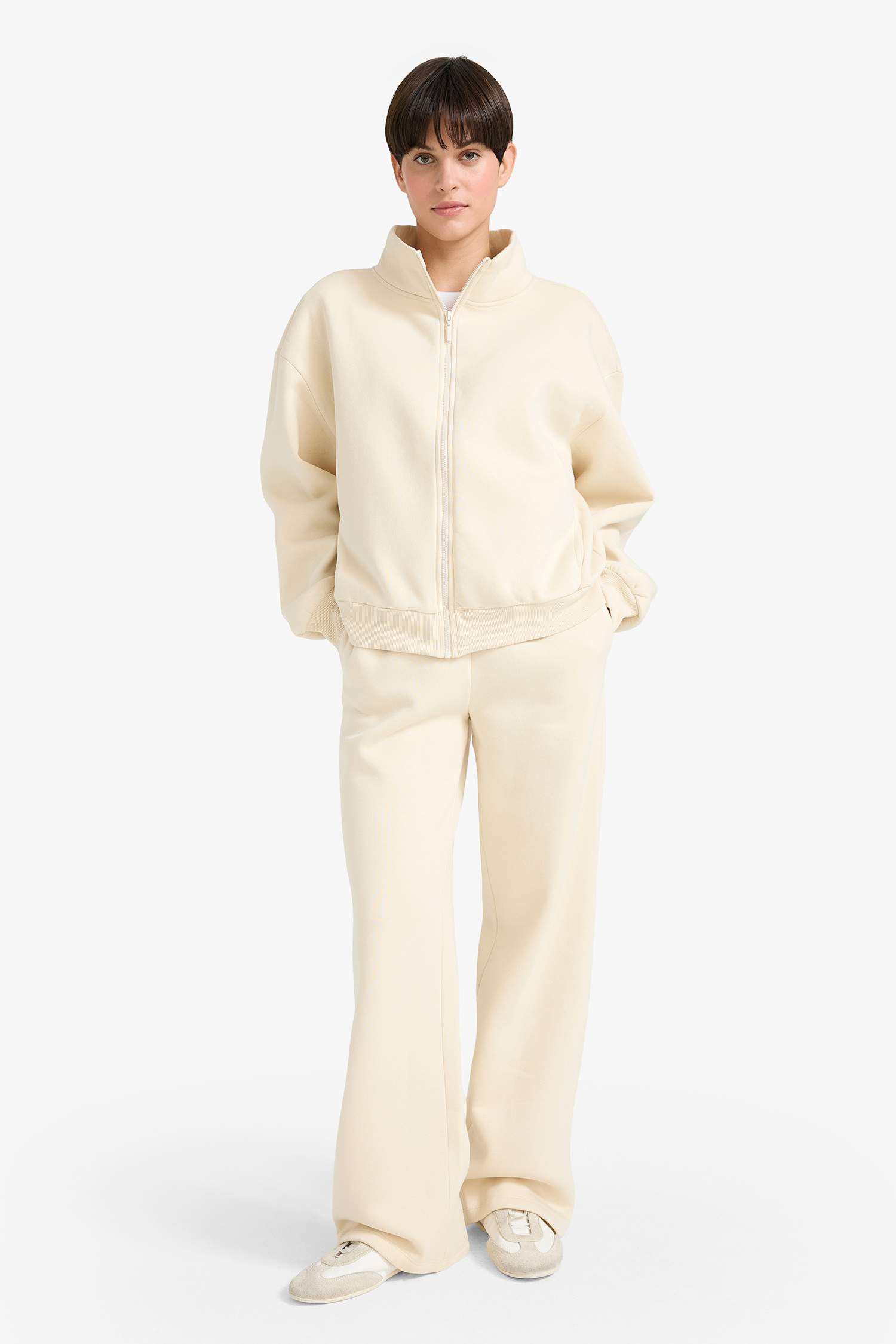 Straight Fit Basic Thick Sweatshirt Fabric Trousers