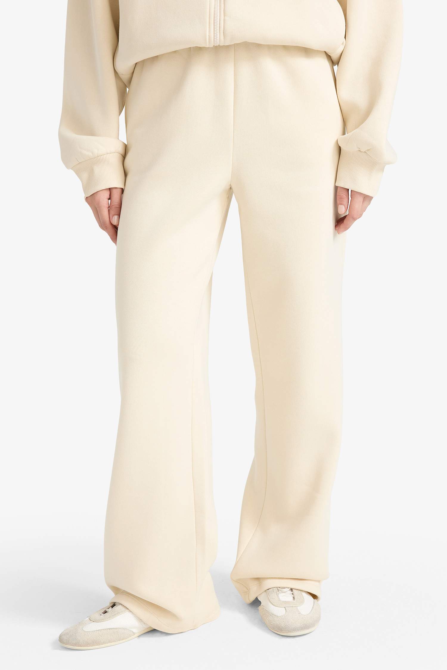 Straight Fit Basic Thick Sweatshirt Fabric Trousers