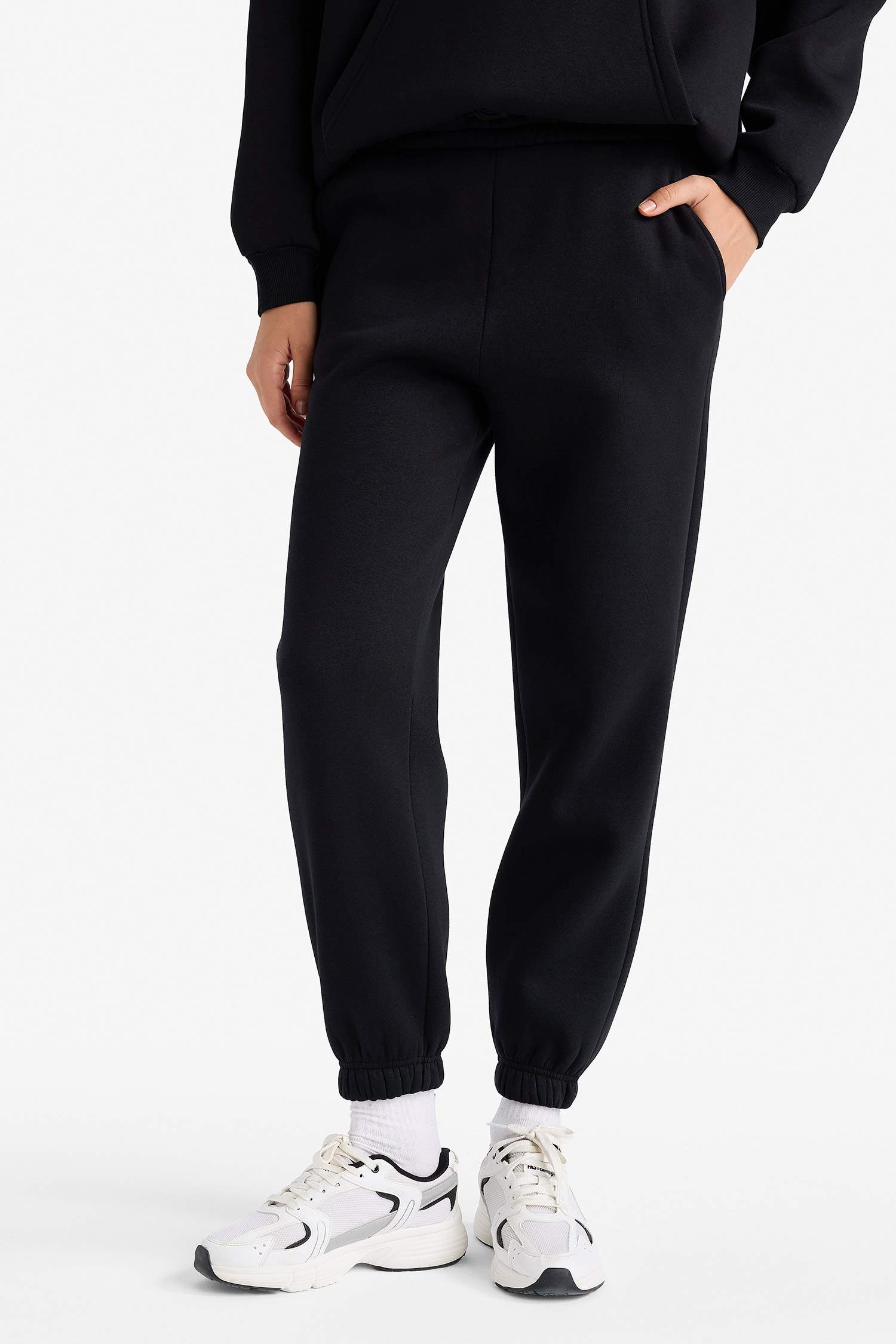 بنطلون تقيل جوجر فيت بجيب