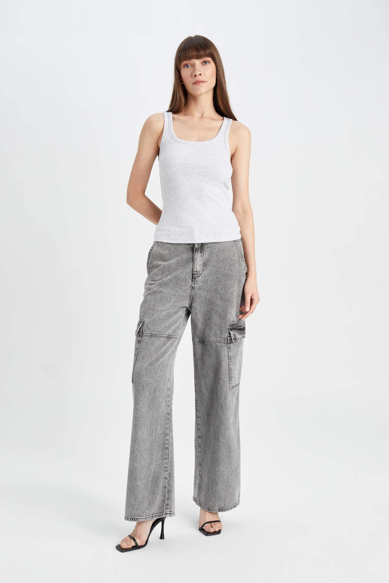 Әйелдерге слим пішімі дөңгелек жаға Ішкөйлек