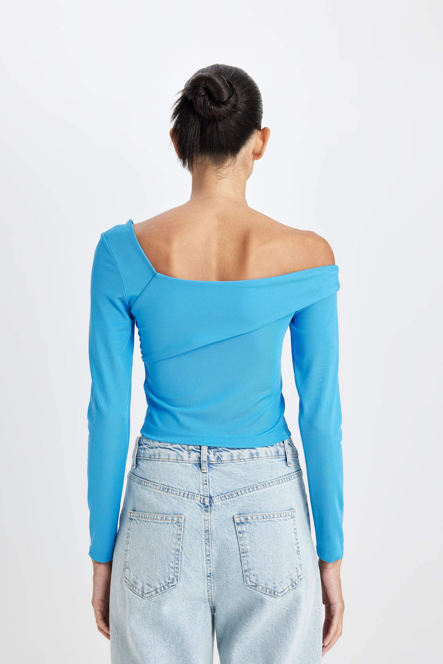 Fitted Vücuda Oturan Omzu Açık Uzun Kollu Tişört