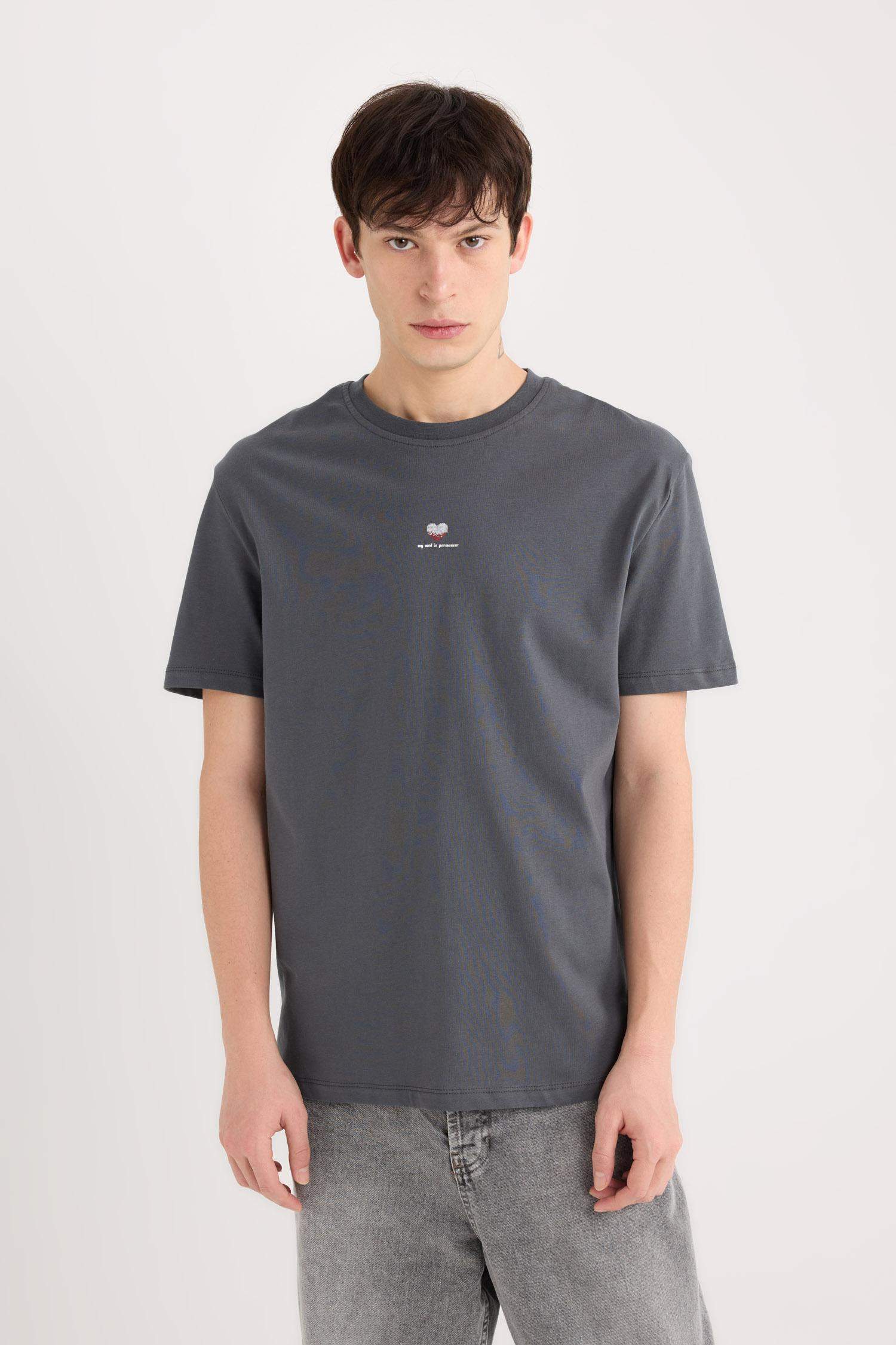 %100 Pamuk Bisiklet Yaka Kalp Baskılı Kısa Kollu Tişört