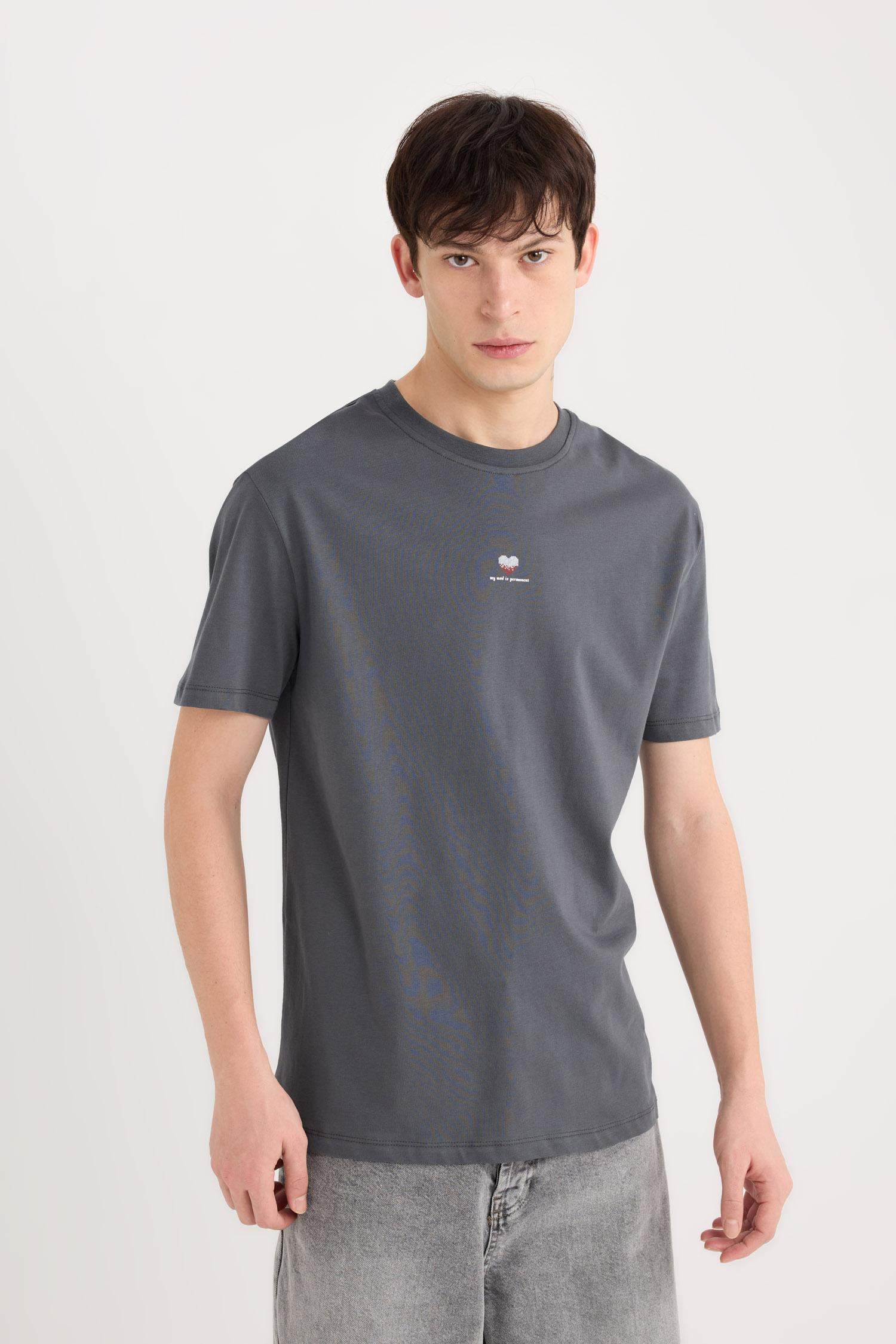 %100 Pamuk Bisiklet Yaka Kalp Baskılı Kısa Kollu Tişört