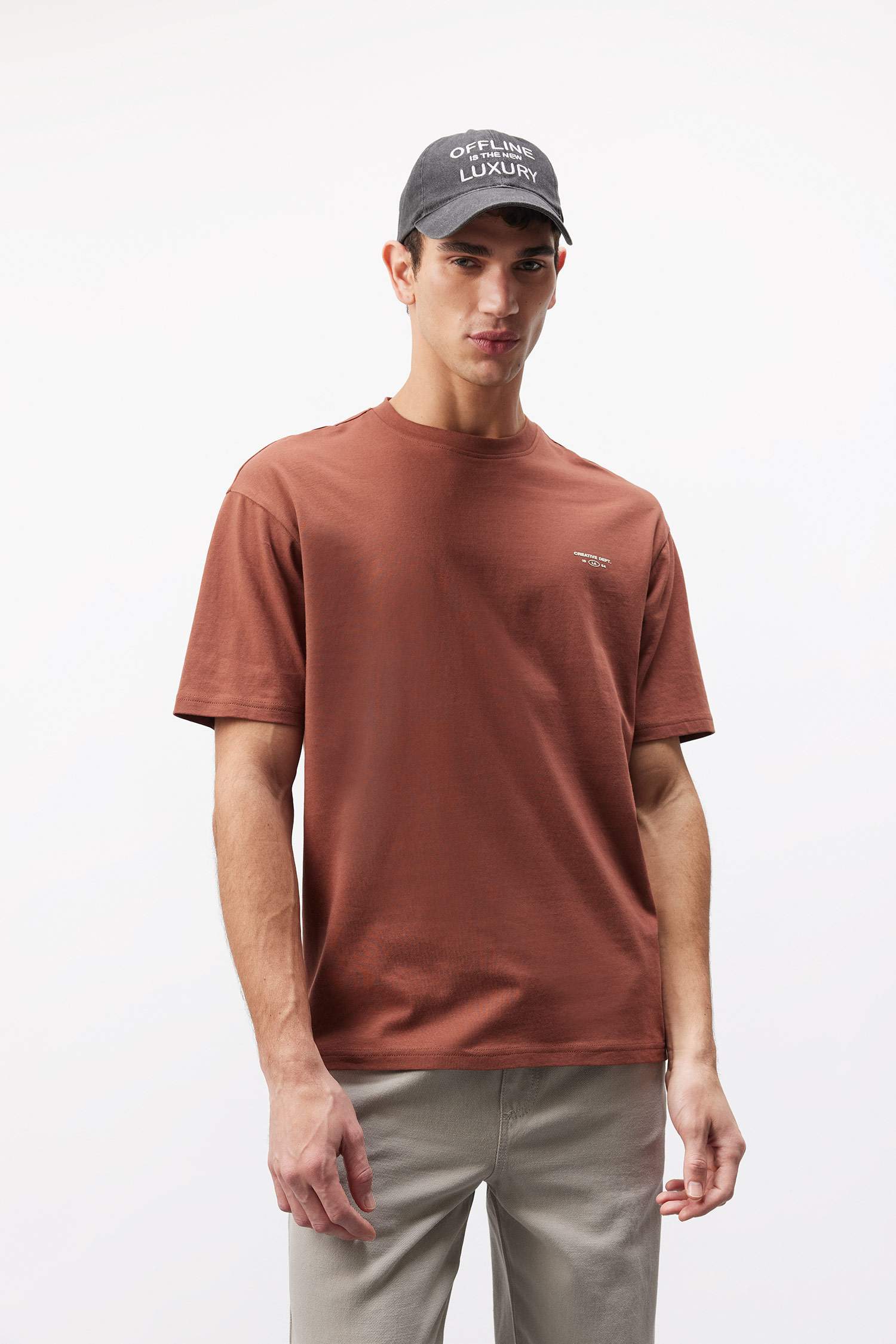 %100 Pamuk Boxy Fit Bisiklet Yaka Sırt Baskılı Kısa Kollu Tişört