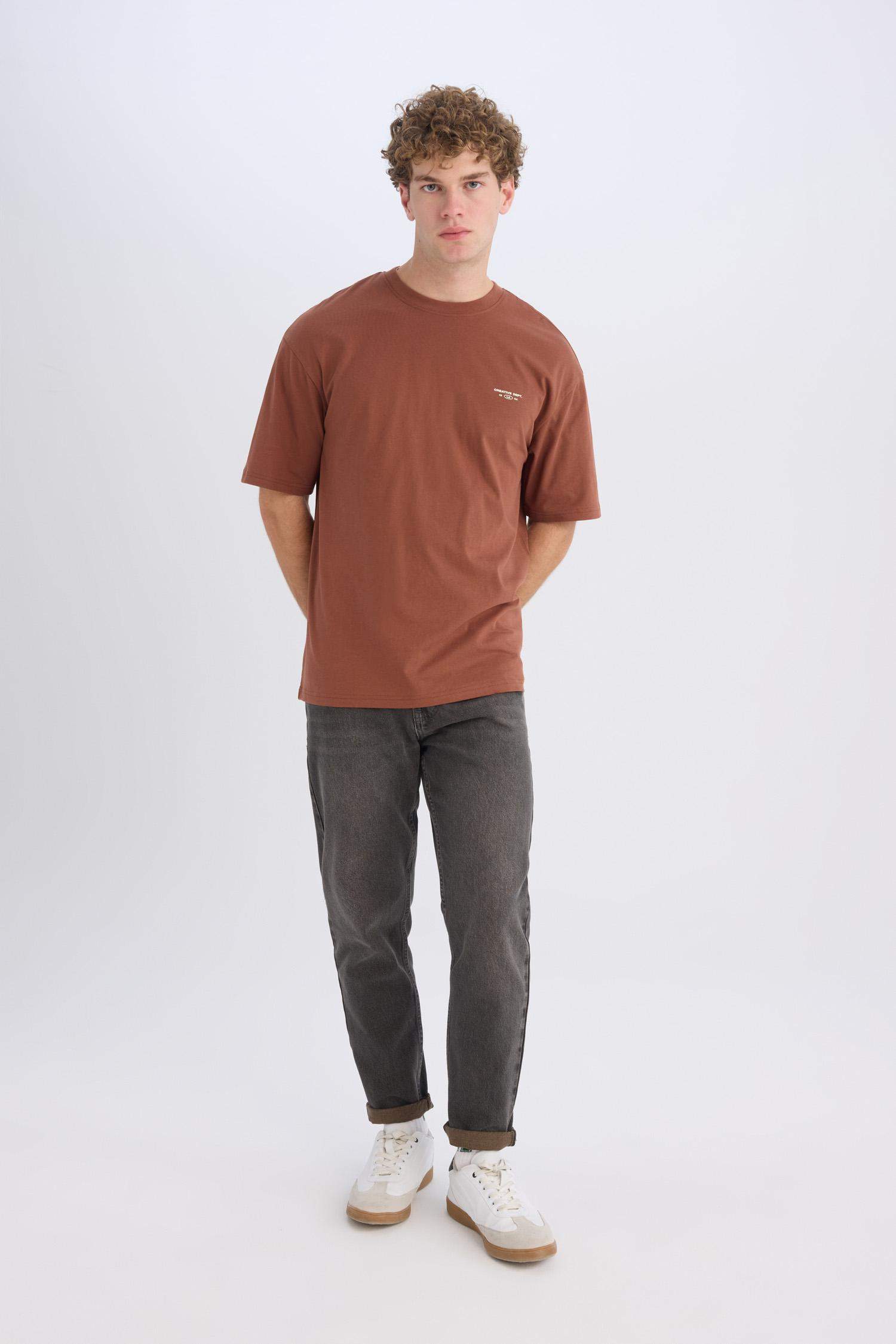 %100 Pamuk Boxy Fit Bisiklet Yaka Sırt Baskılı Kısa Kollu Tişört