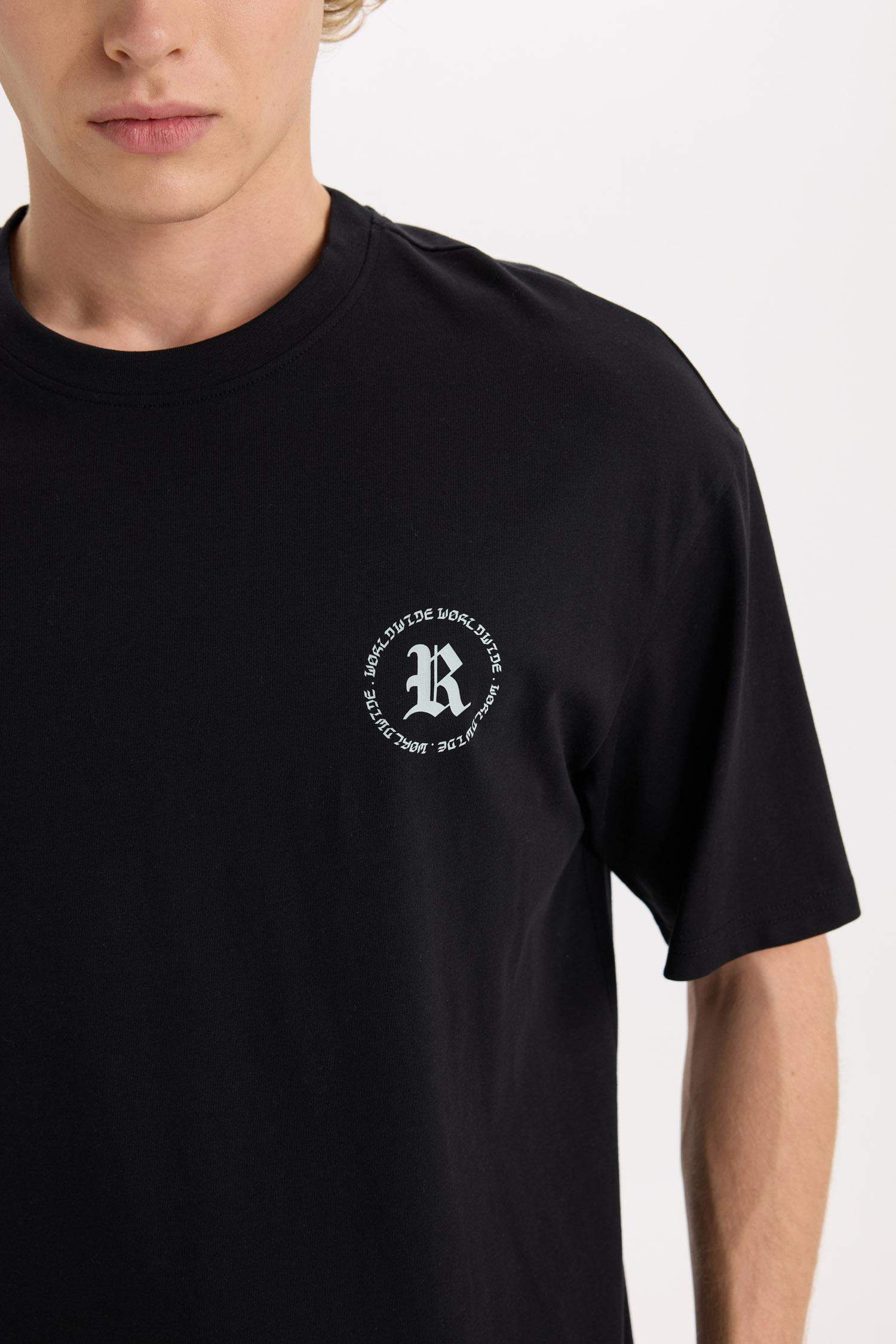 %100 Pamuk Boxy Fit Bisiklet Yaka Sırt Baskılı Kısa Kollu Tişört