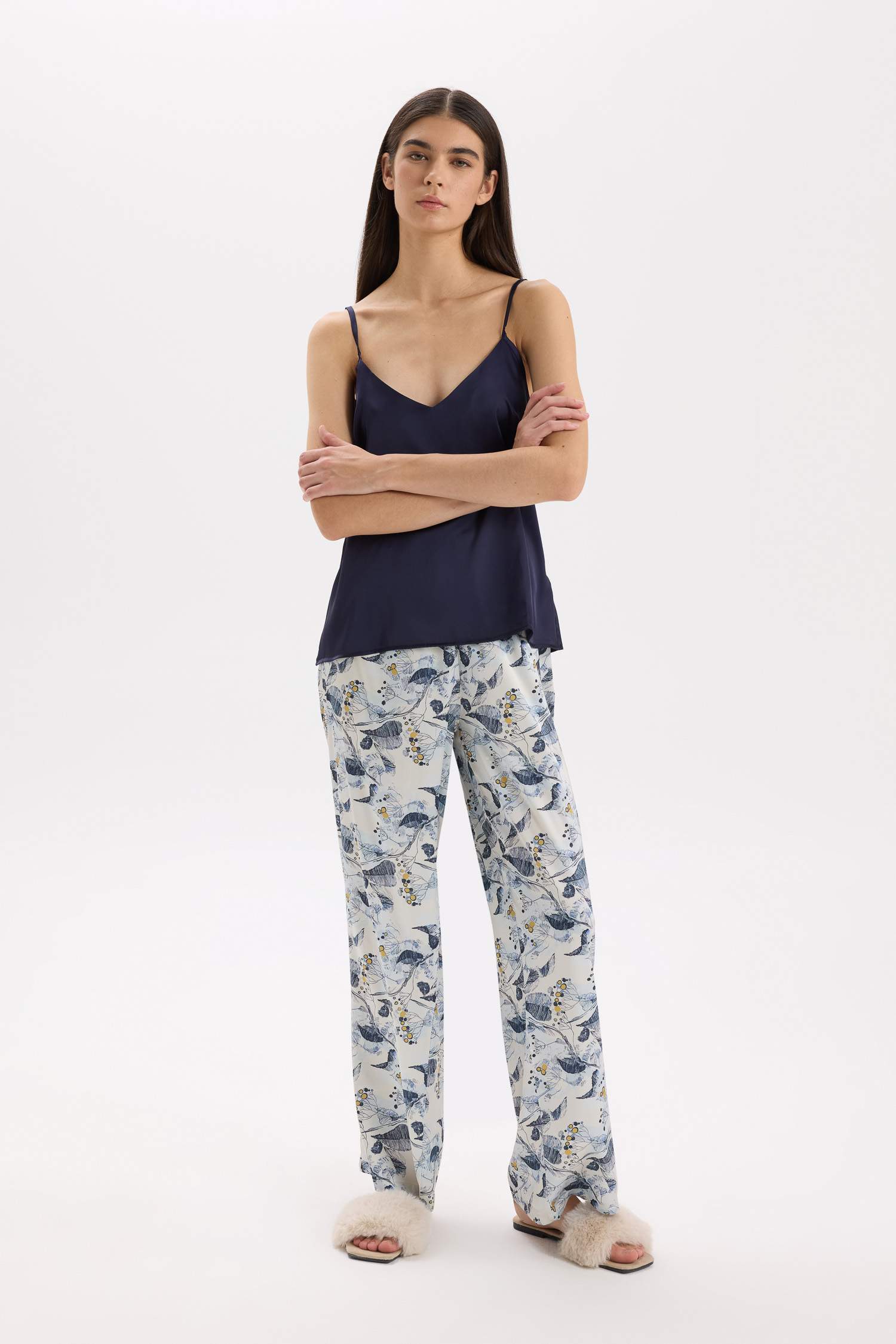 طقم بيجامة ستان من قطعتين من Fall in Love