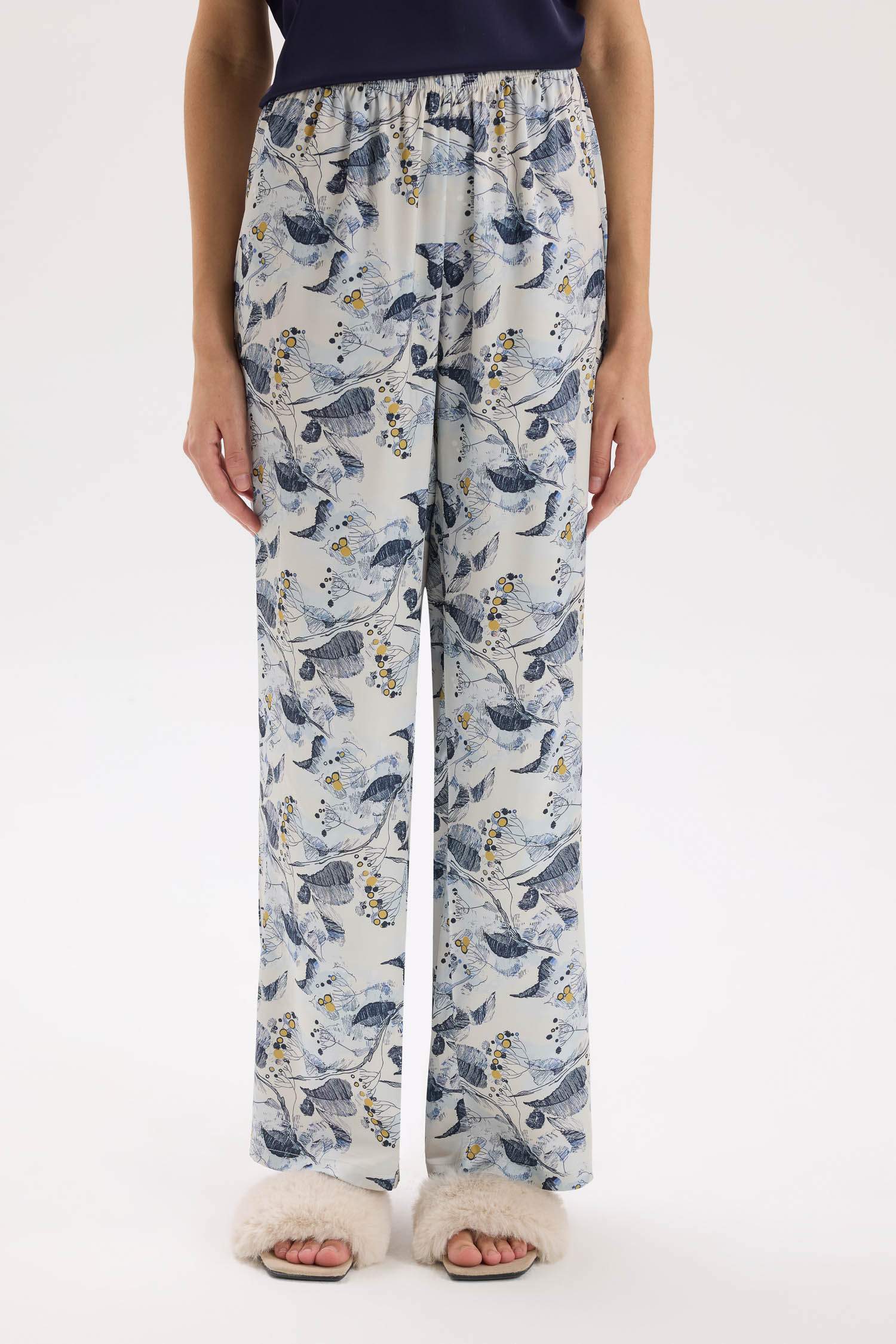 طقم بيجامة ستان من قطعتين من Fall in Love