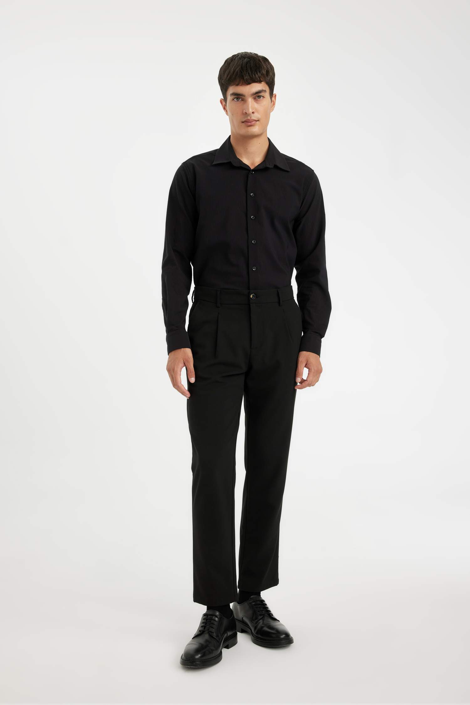 Modern Fit Modern Kesim Krinkıl Kumaş Gofre Desenli Uzun Kollu Gömlek