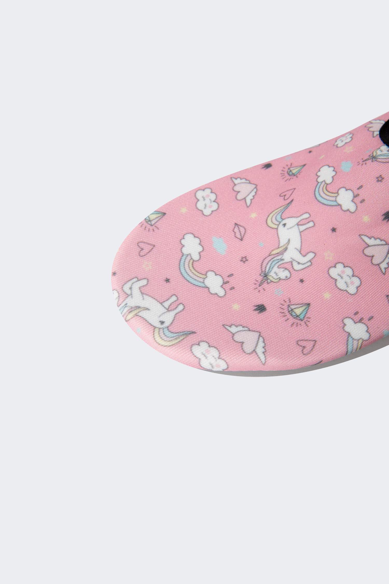 حذاء بحر بناتي بكعب مسطح