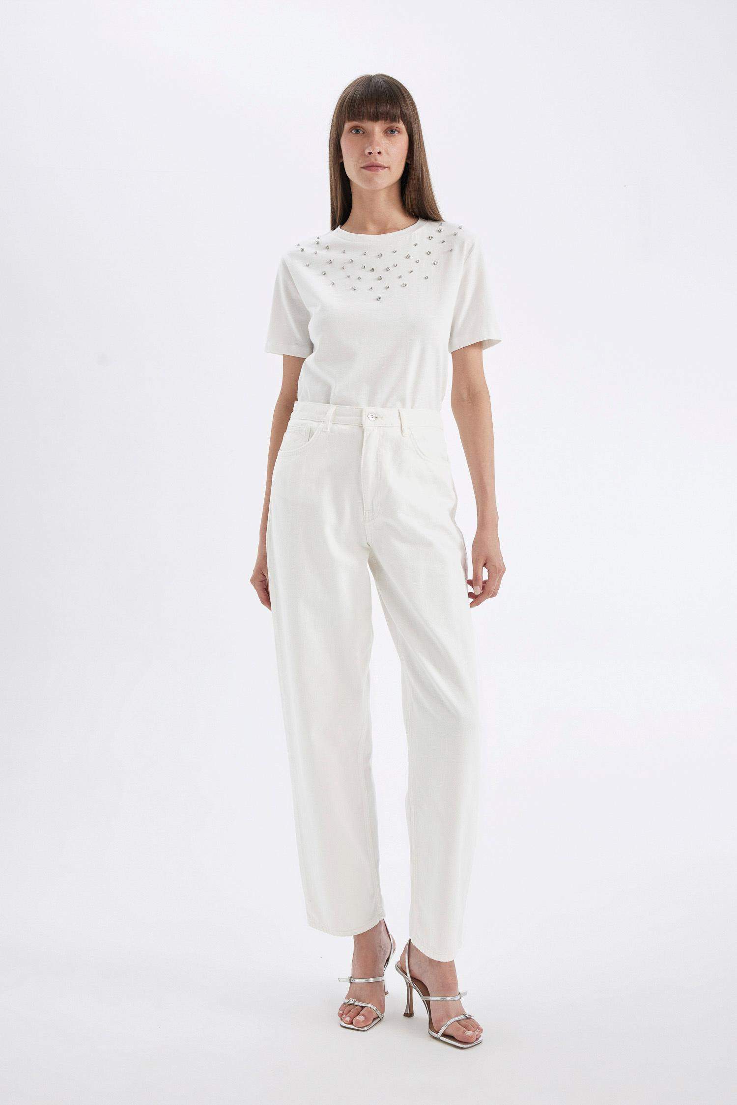 Regular Fit Bisiklet Yaka Taş Detaylı Casual Kısa Kollu Tişört