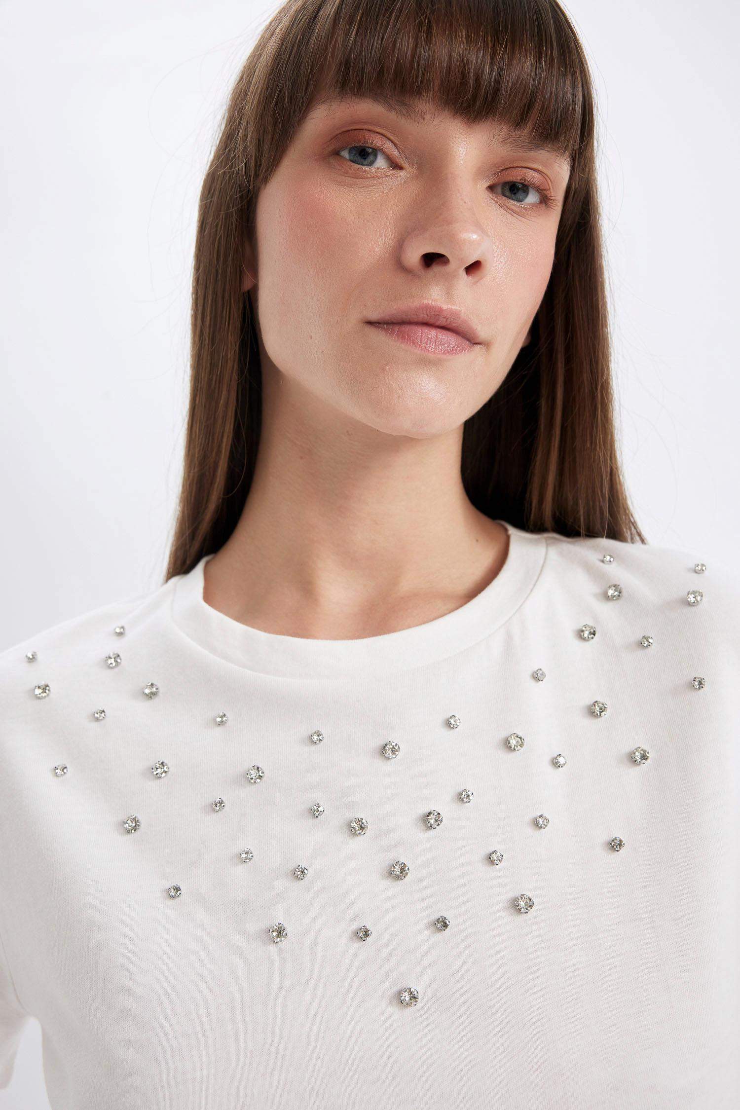 Regular Fit Bisiklet Yaka Taş Detaylı Casual Kısa Kollu Tişört