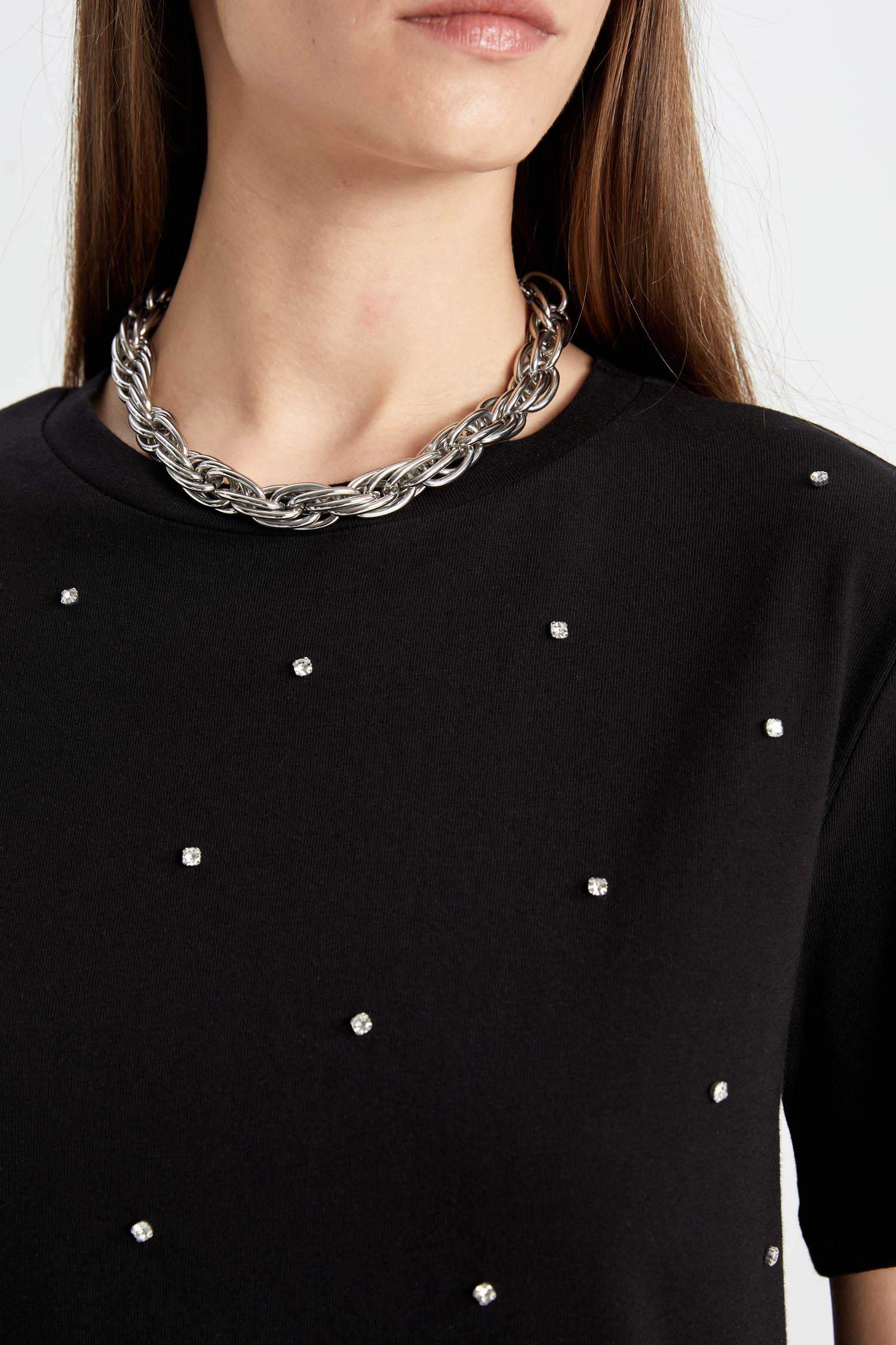 Regular Fit Bisiklet Yaka Taş Detaylı Casual Kısa Kollu Tişört