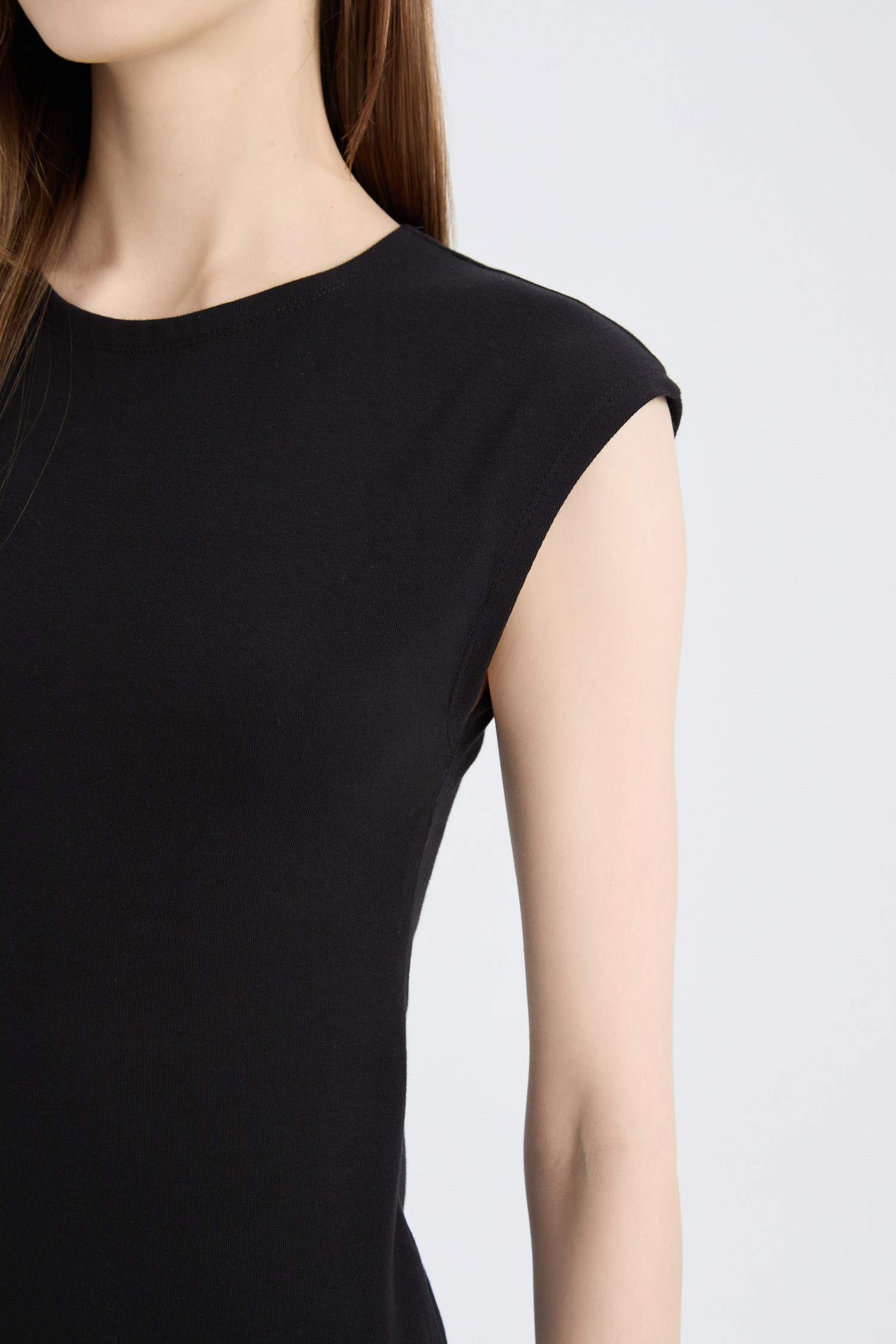 فستان ميدي نص ردن مضلع بوديكون بياخة مستديرة