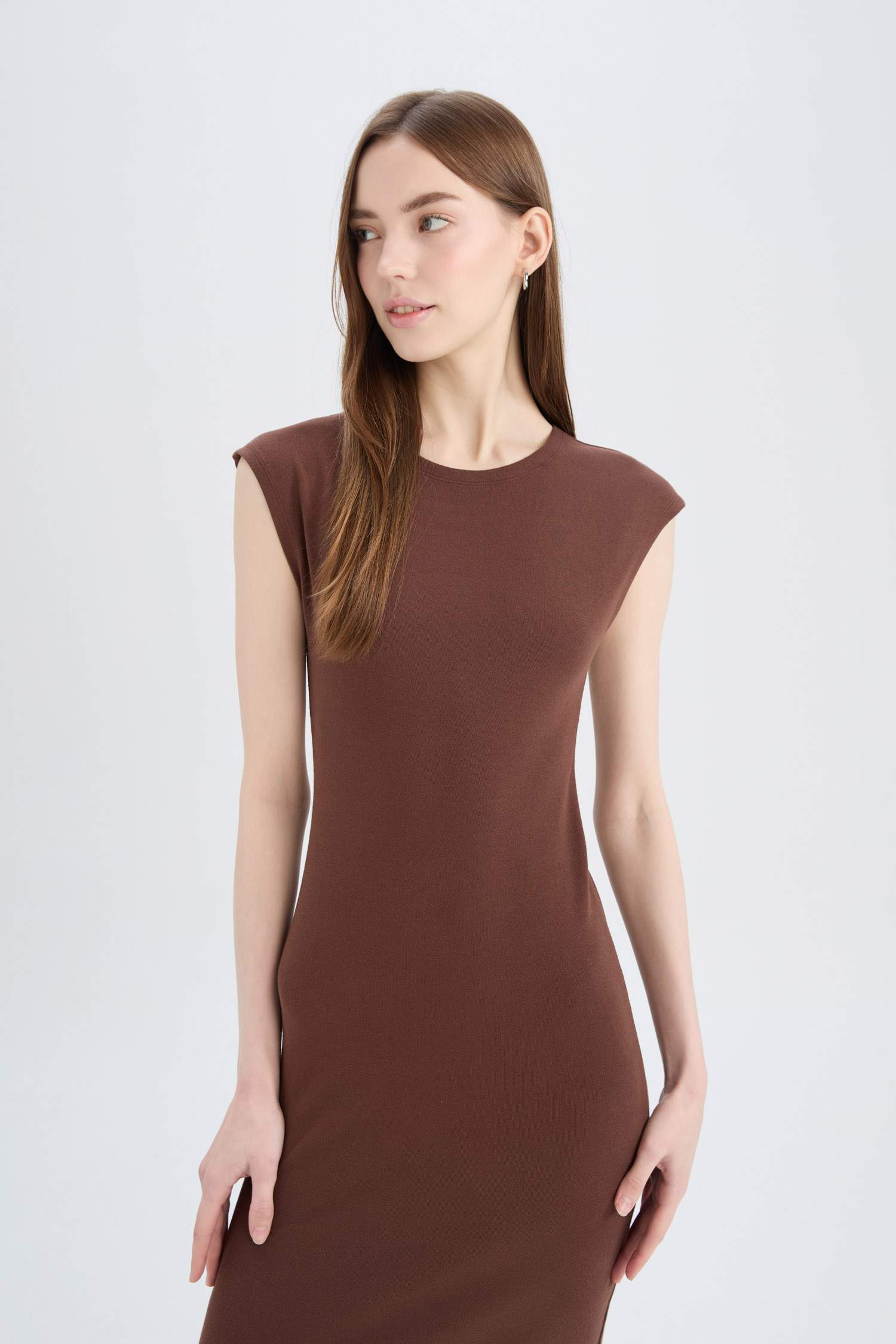 Bodycon Vücudu Saran Bisiklet Yaka Ribana Kısa Kollu Midi Elbise