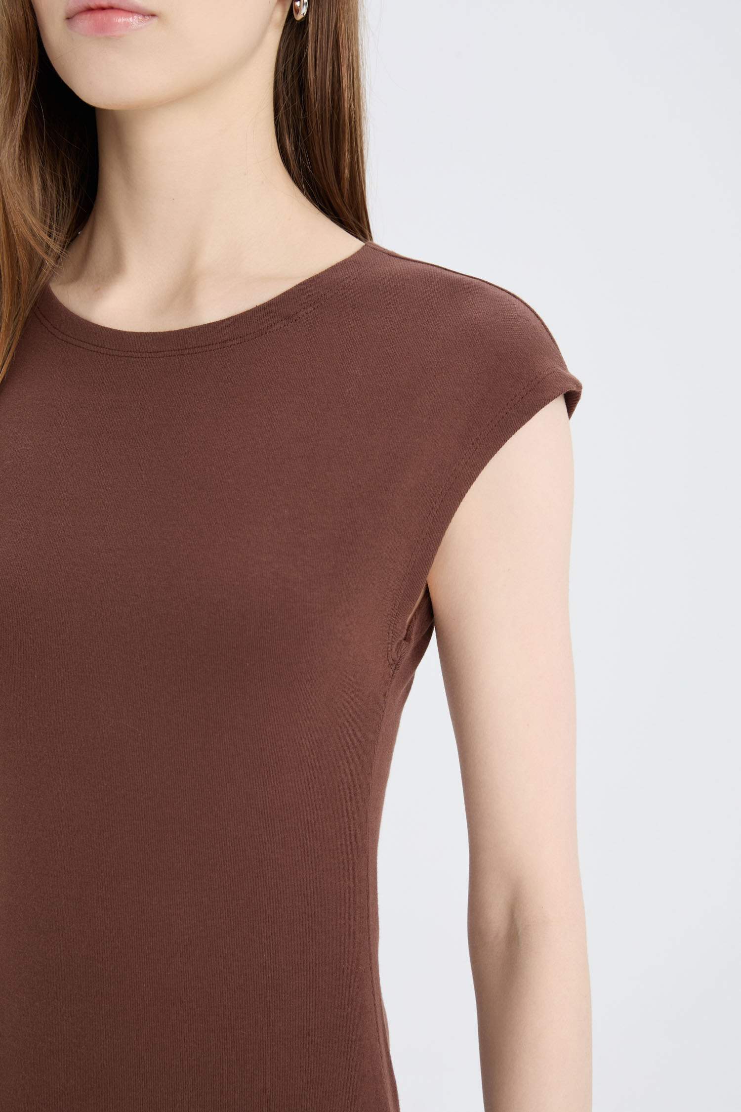 Bodycon Vücudu Saran Bisiklet Yaka Ribana Kısa Kollu Midi Elbise