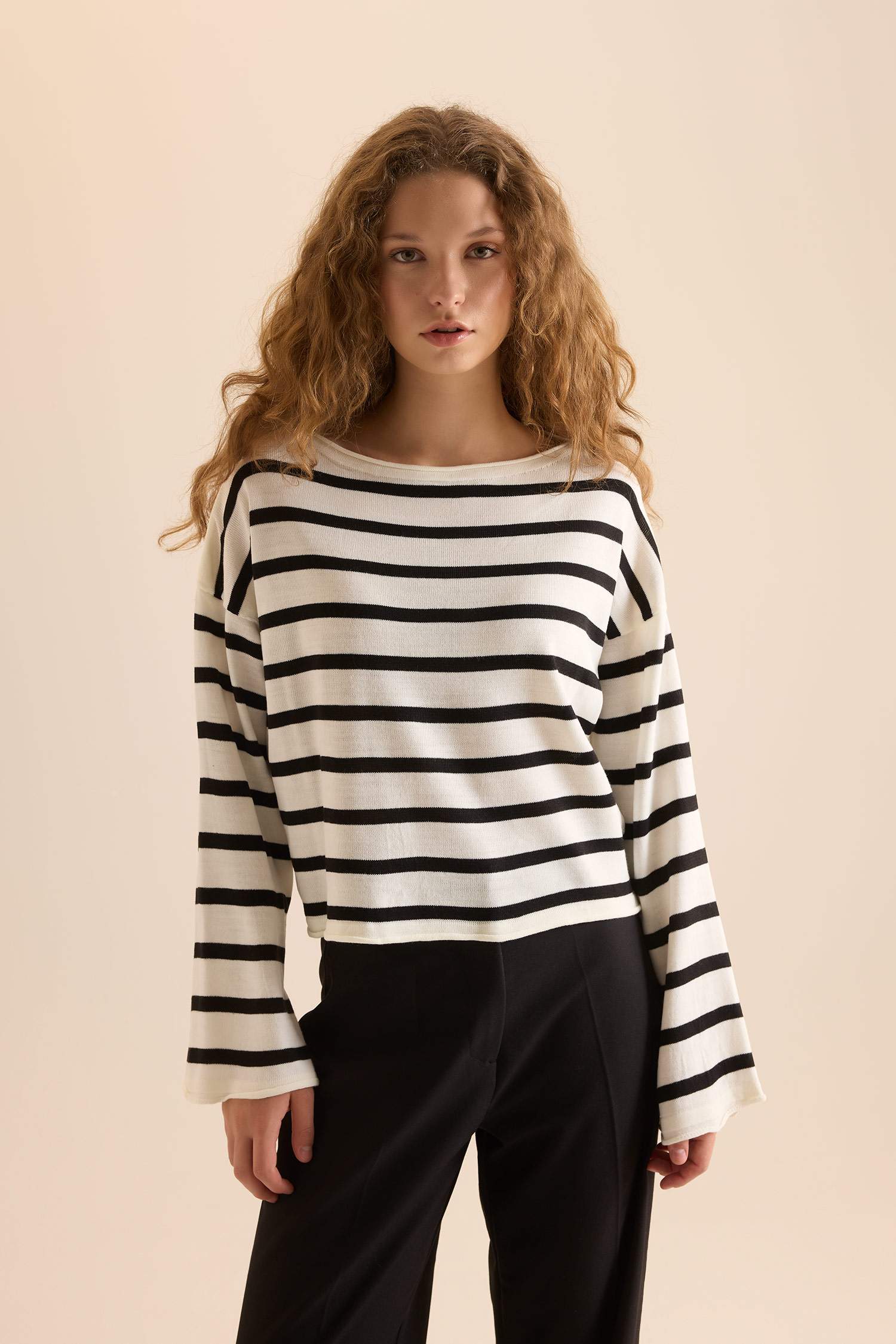 Relax Fit Kayık Yaka Çizgili Triko Kazak