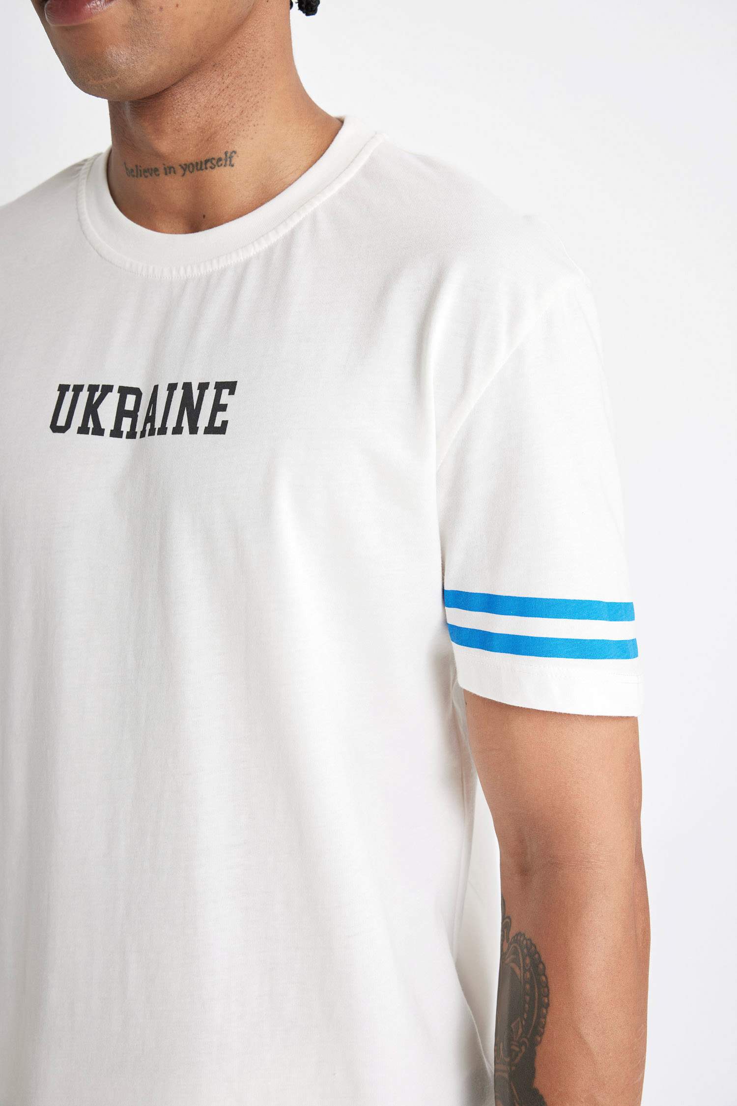 تيشيرت رياضي  قصة عادية من DeFactoFit