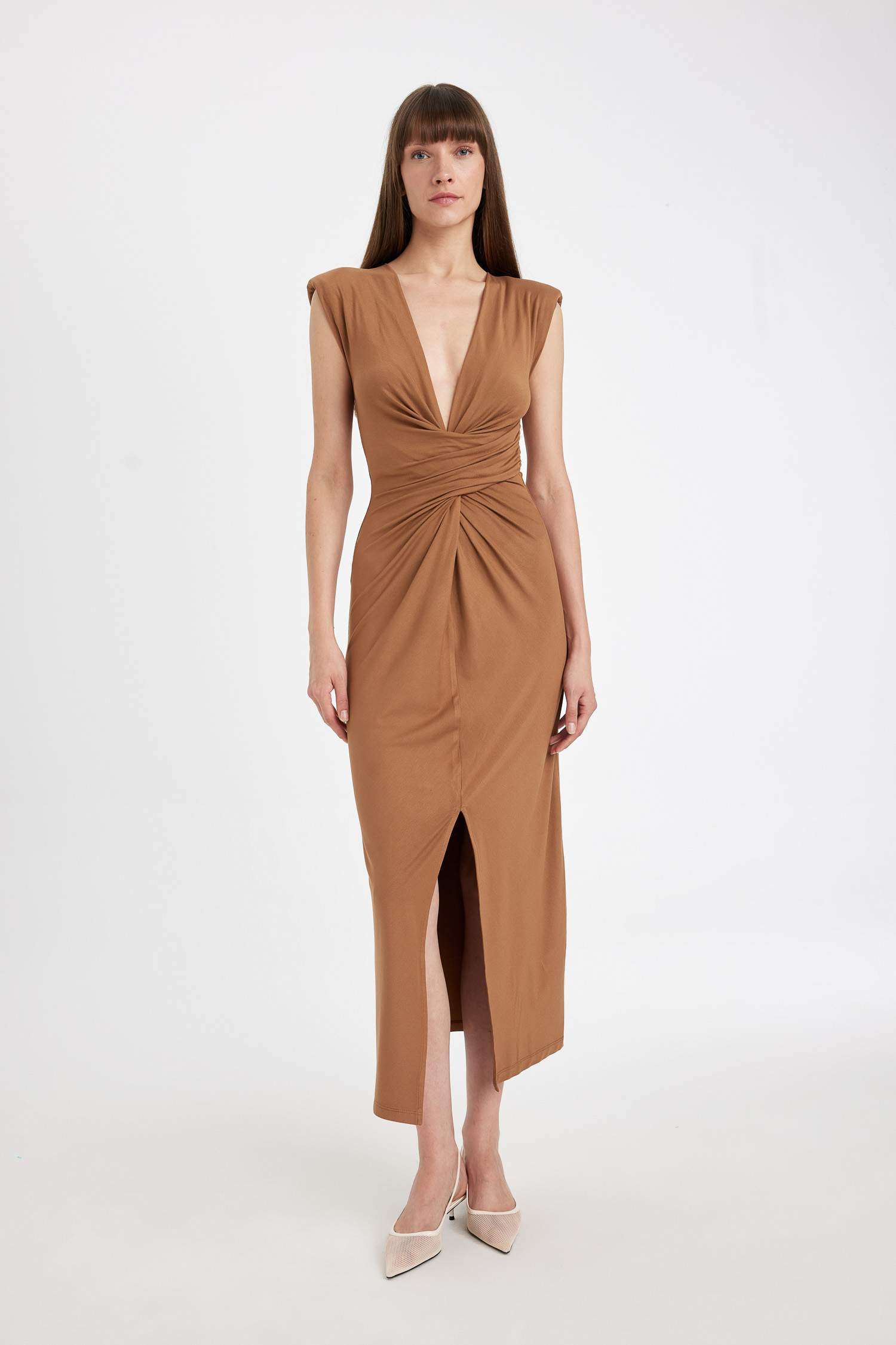 V Yaka Yırtmaçlı Drapeli Kolsuz Maxi Elbise