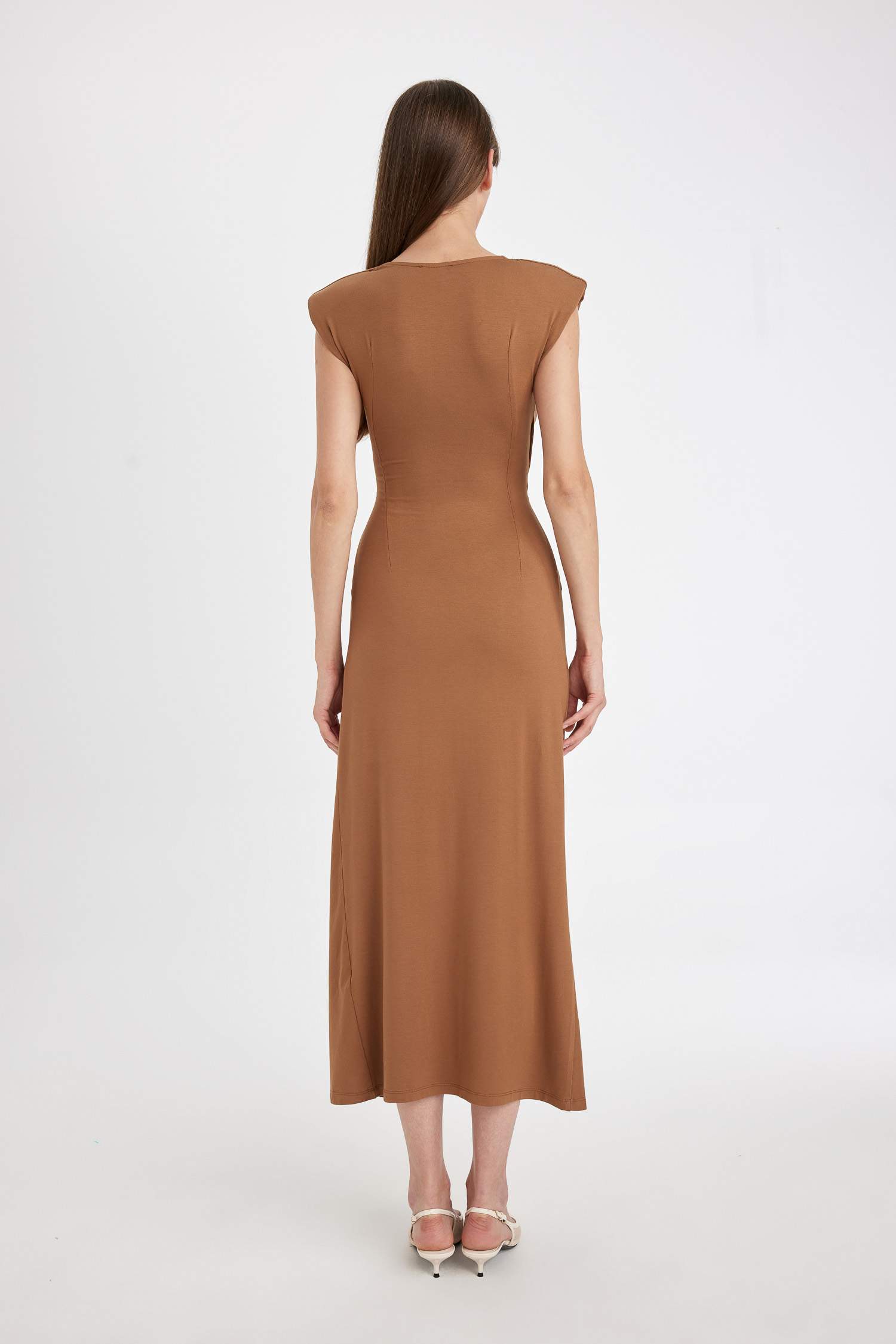 V Yaka Yırtmaçlı Drapeli Kolsuz Maxi Elbise