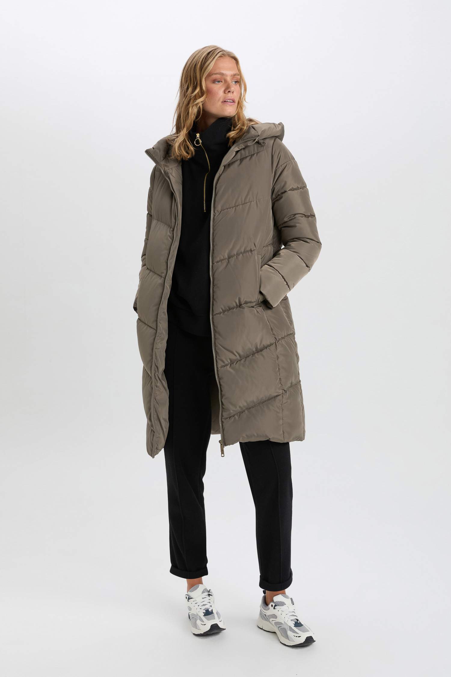 бас киімді Пальто