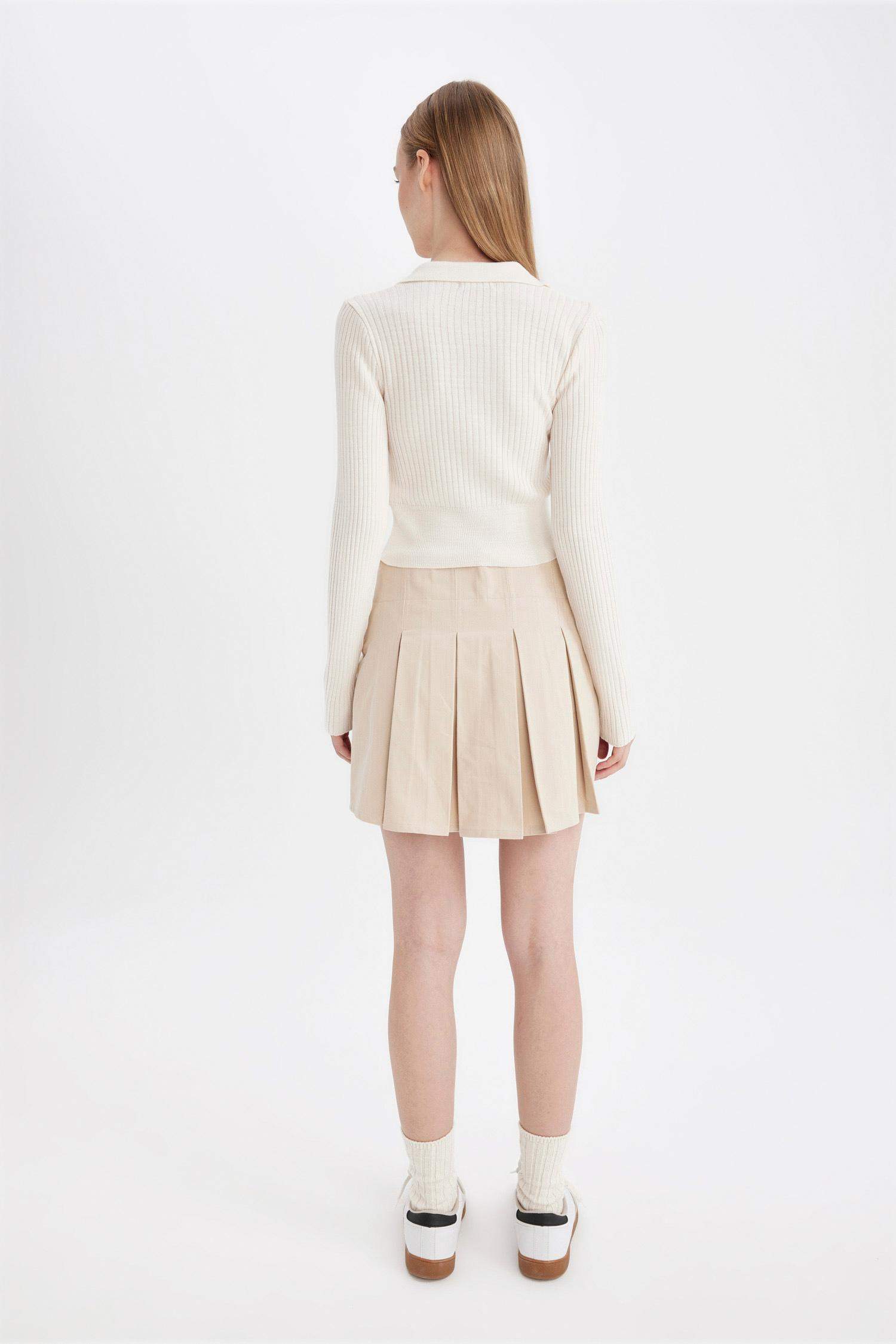 جيبة قصيرة بليسيه جبردين بخصر عادي