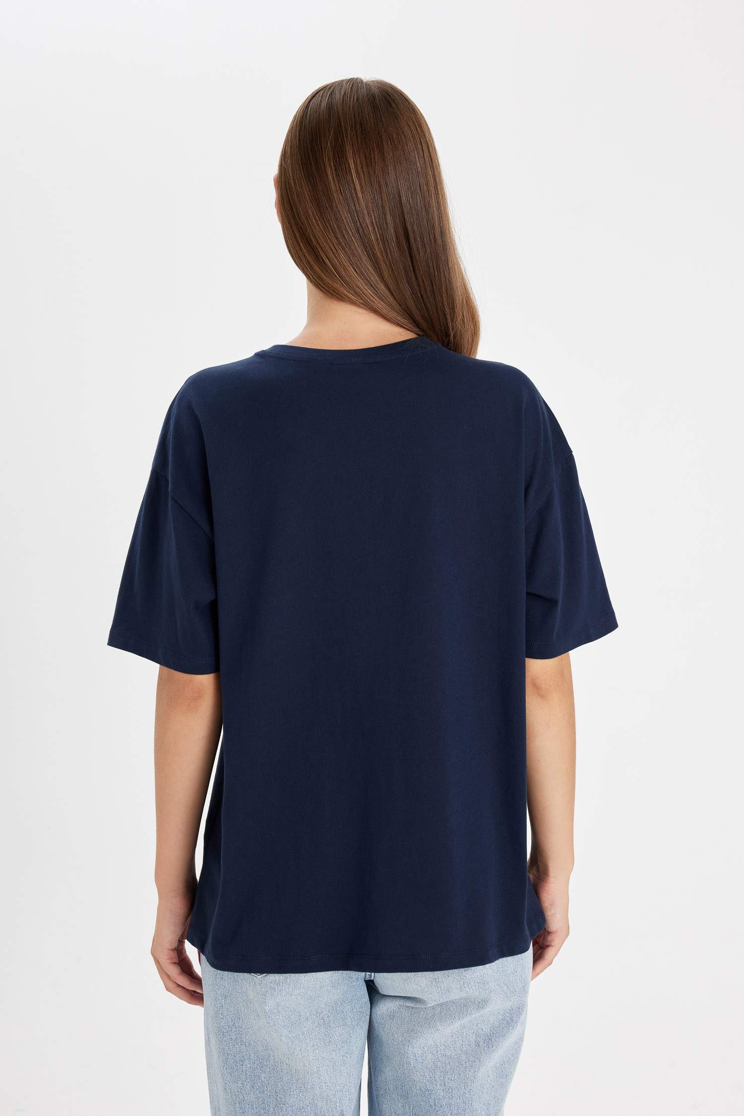 تيشيرت نص كم واسع برقبة مستديرة