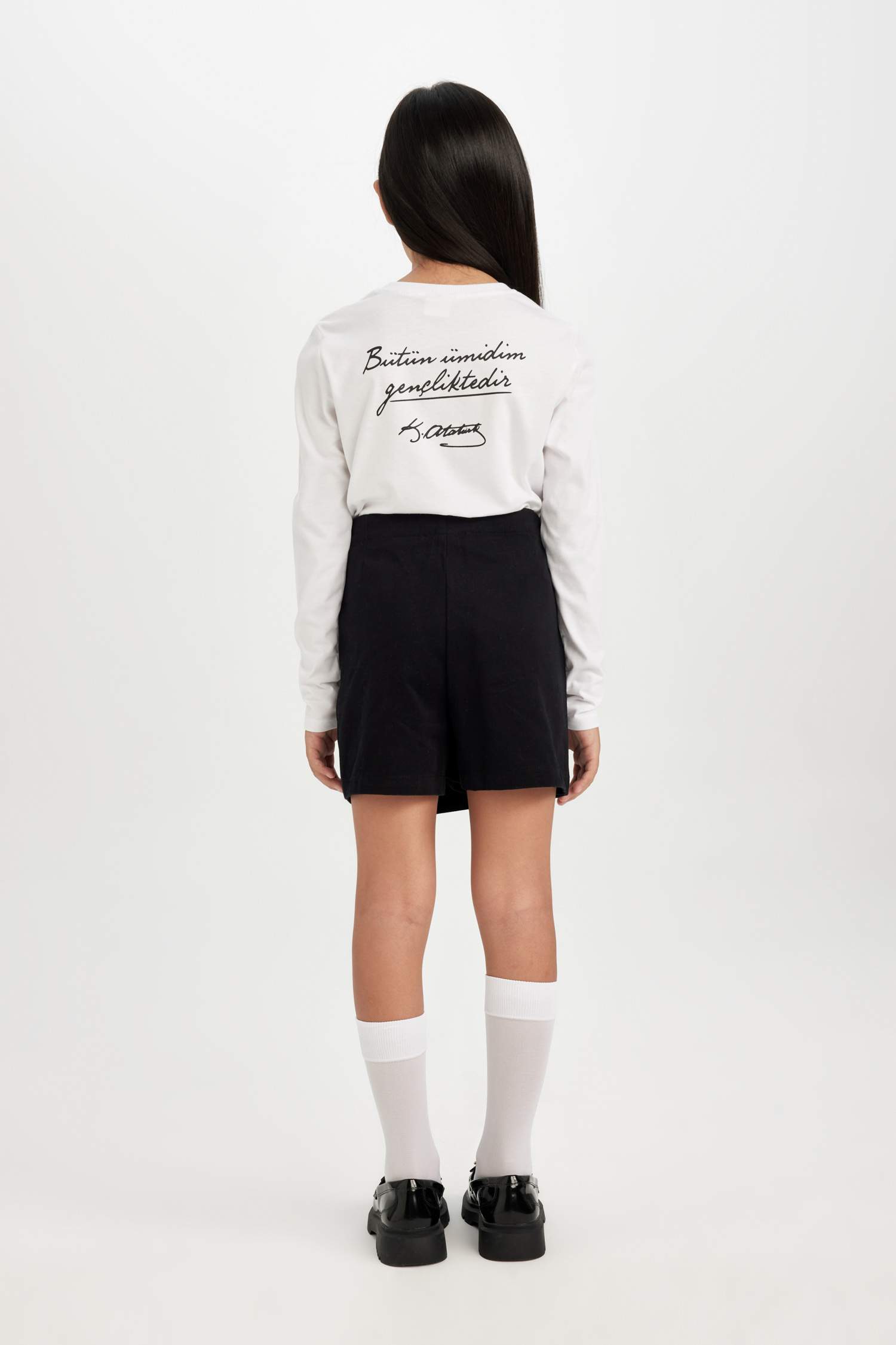 Kız Çocuk Düğmeli Gabardin Siyah Şort Etek