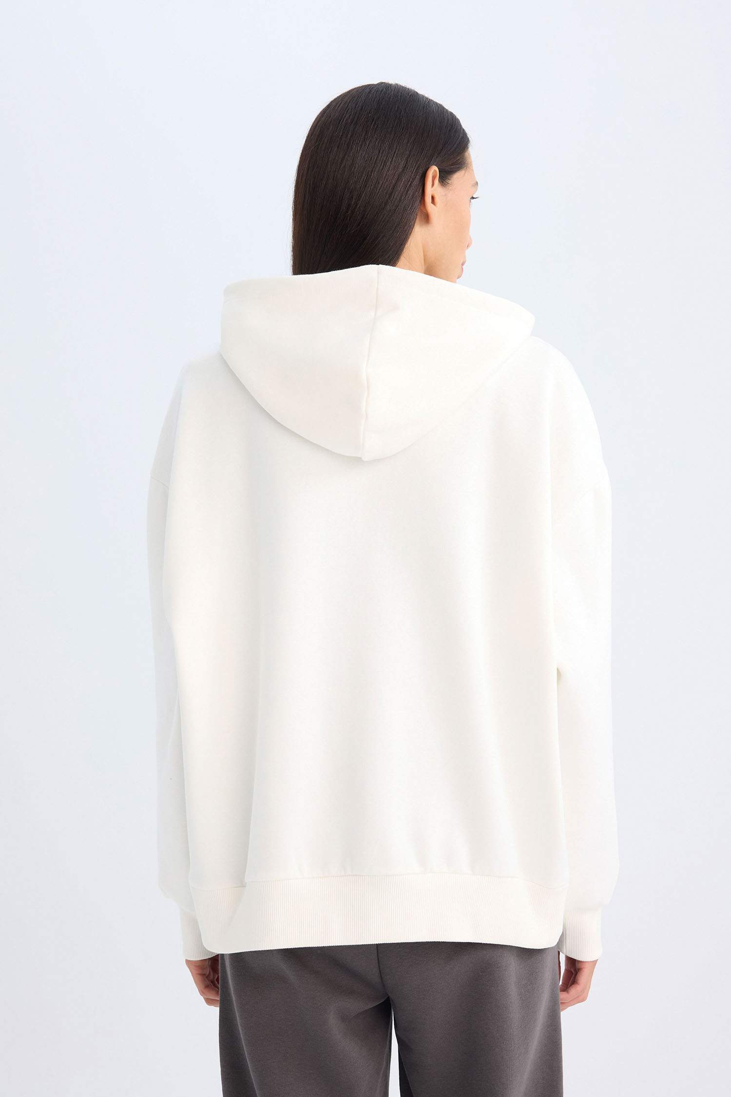 سويت شيرت كاجوال واسع بغطاء للرأس