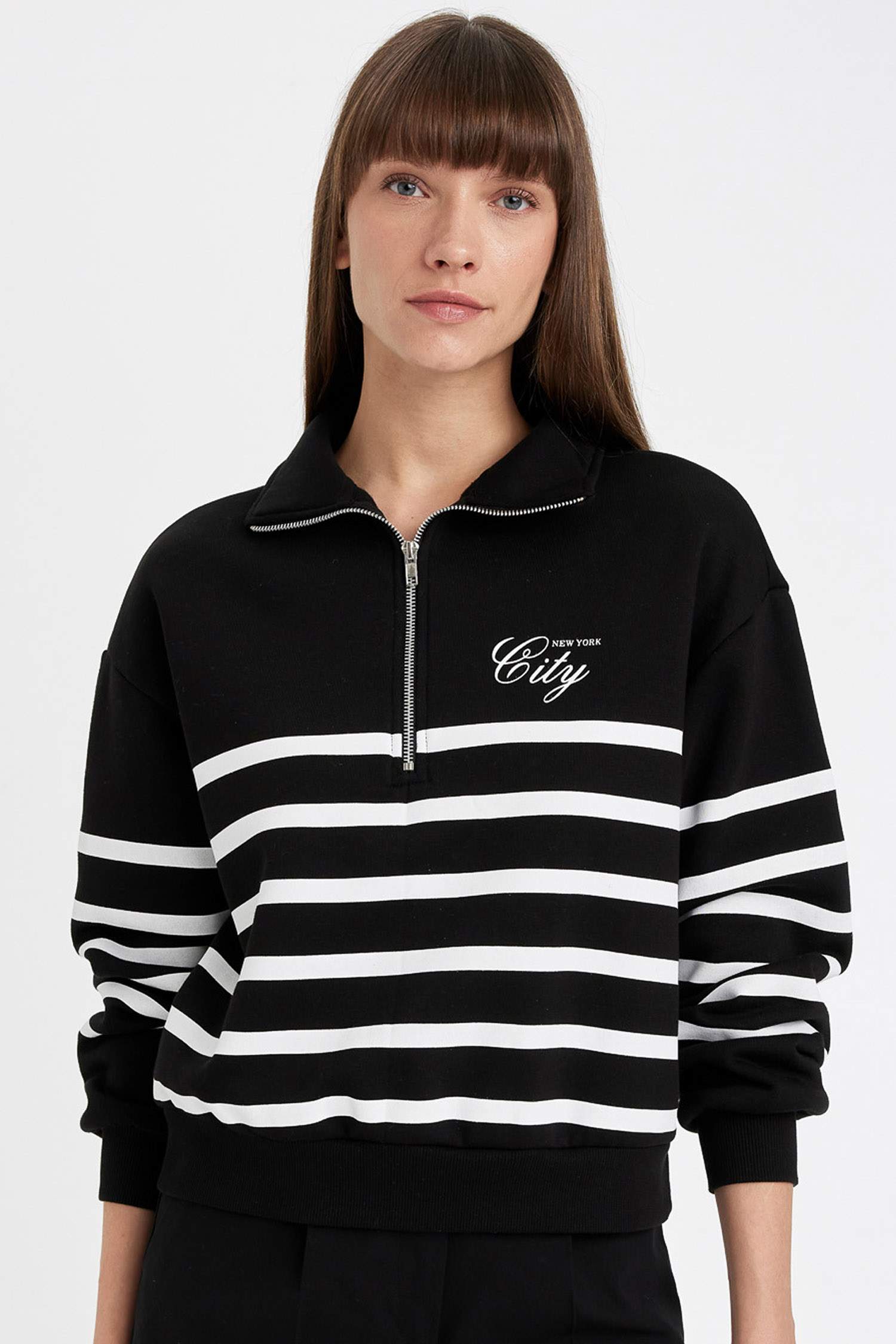 سويت شيرت كاجوال مخطط ثقيل قصة عادية بسحاب