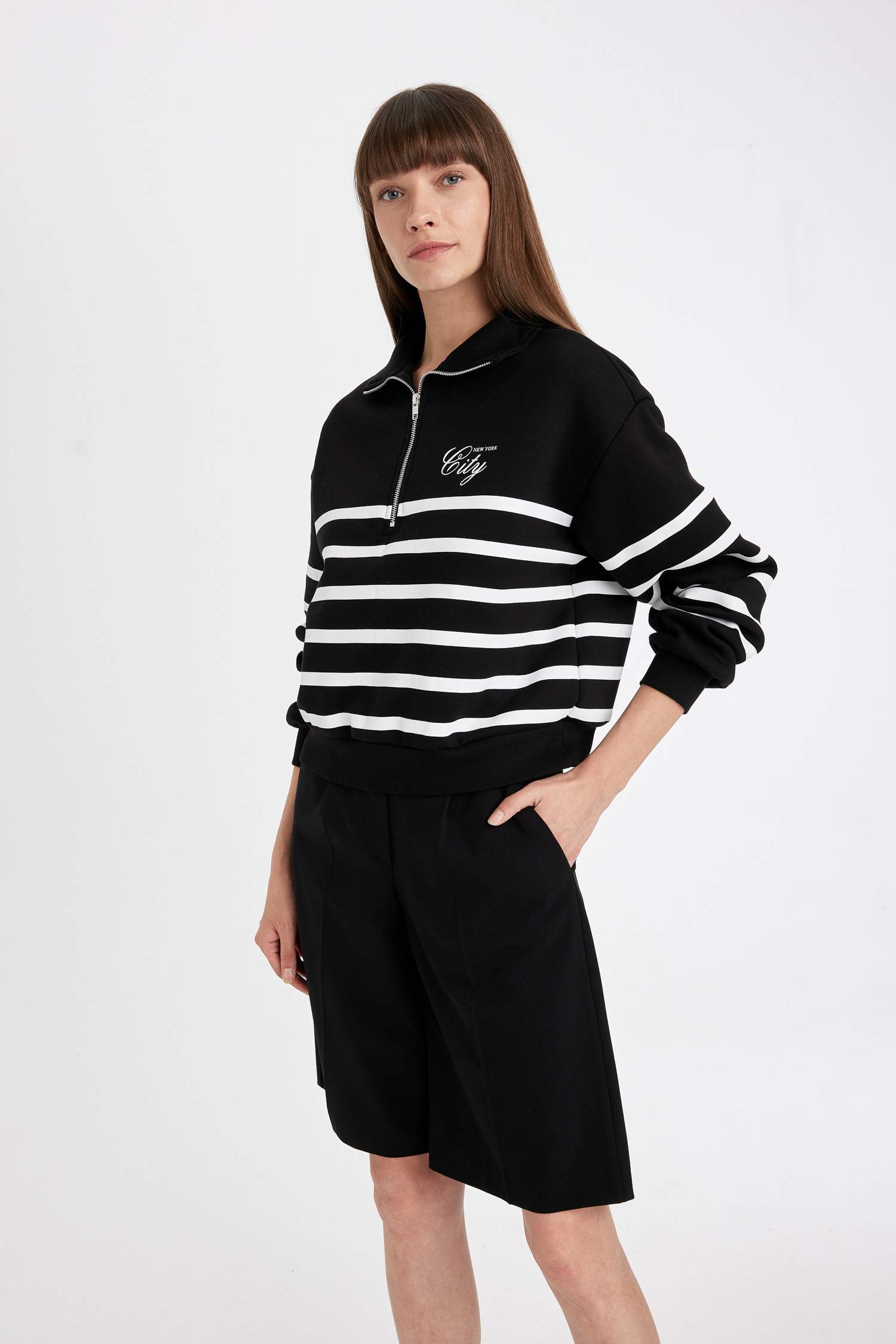 سويت شيرت كاجوال مخطط ثقيل قصة عادية بسحاب