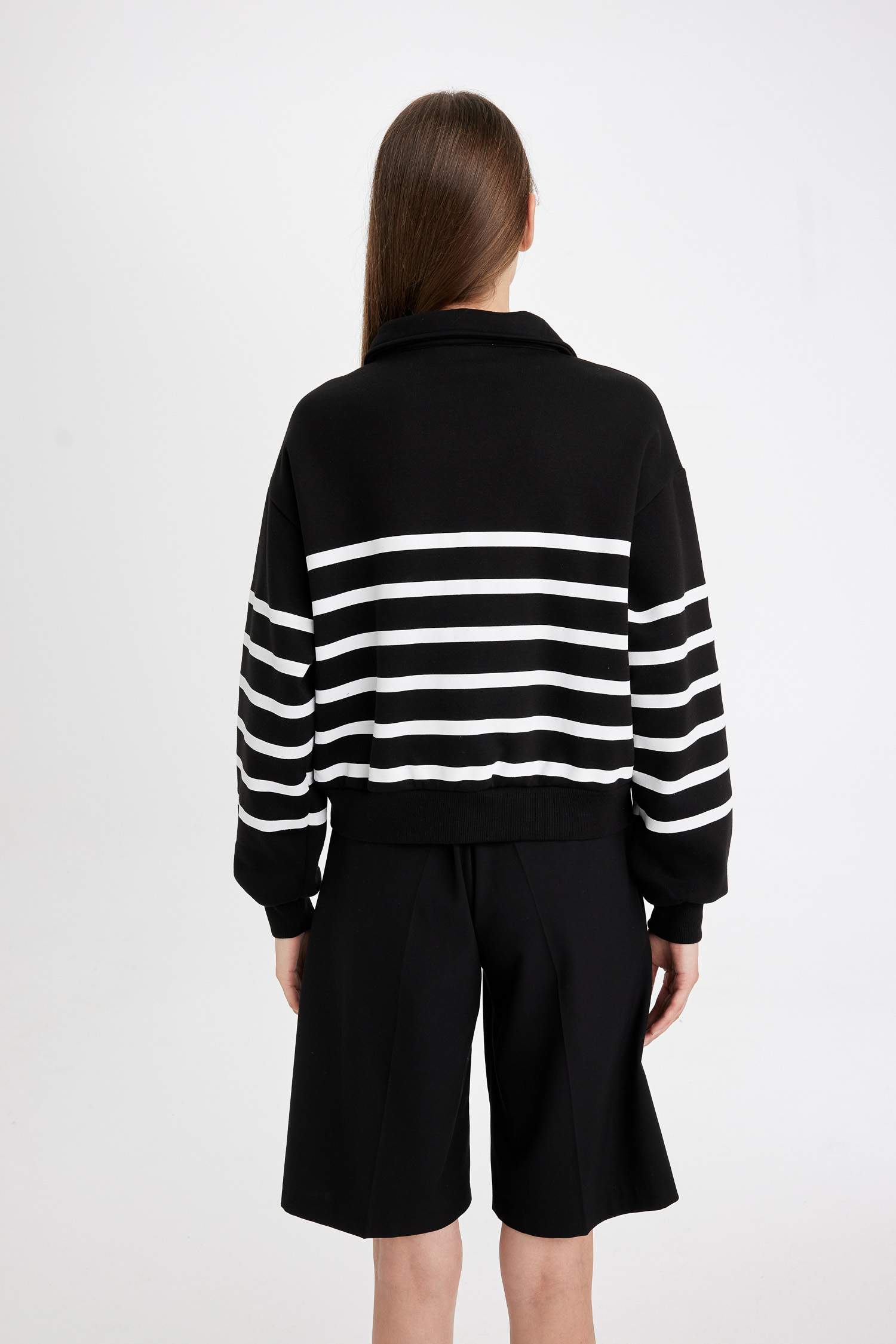 سويت شيرت كاجوال مخطط ثقيل قصة عادية بسحاب