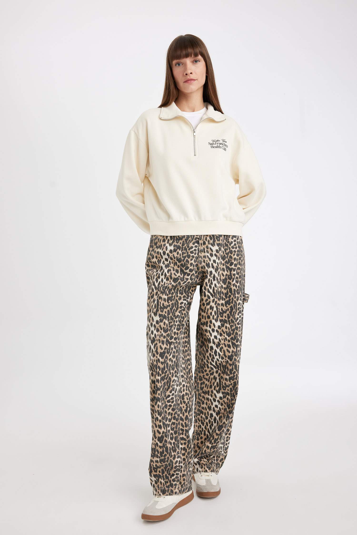 سويت شيرت ثقيل قصة عادية بسحاب وياخة عالية