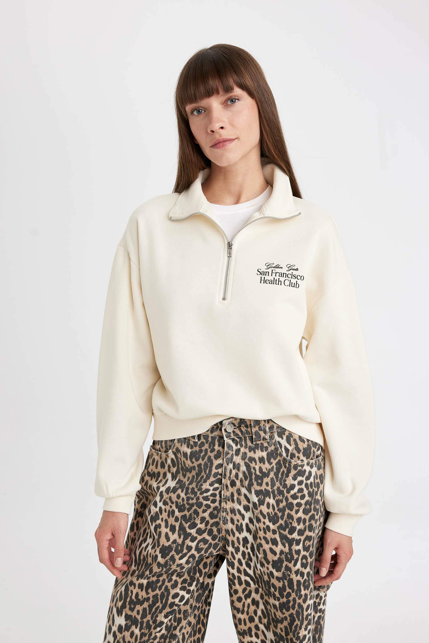 سويت شيرت ثقيل قصة عادية بسحاب وياخة عالية