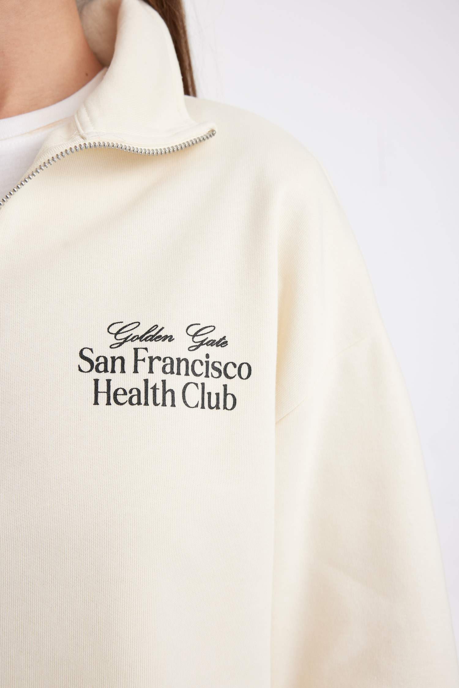 سويت شيرت ثقيل قصة عادية بسحاب وياخة عالية