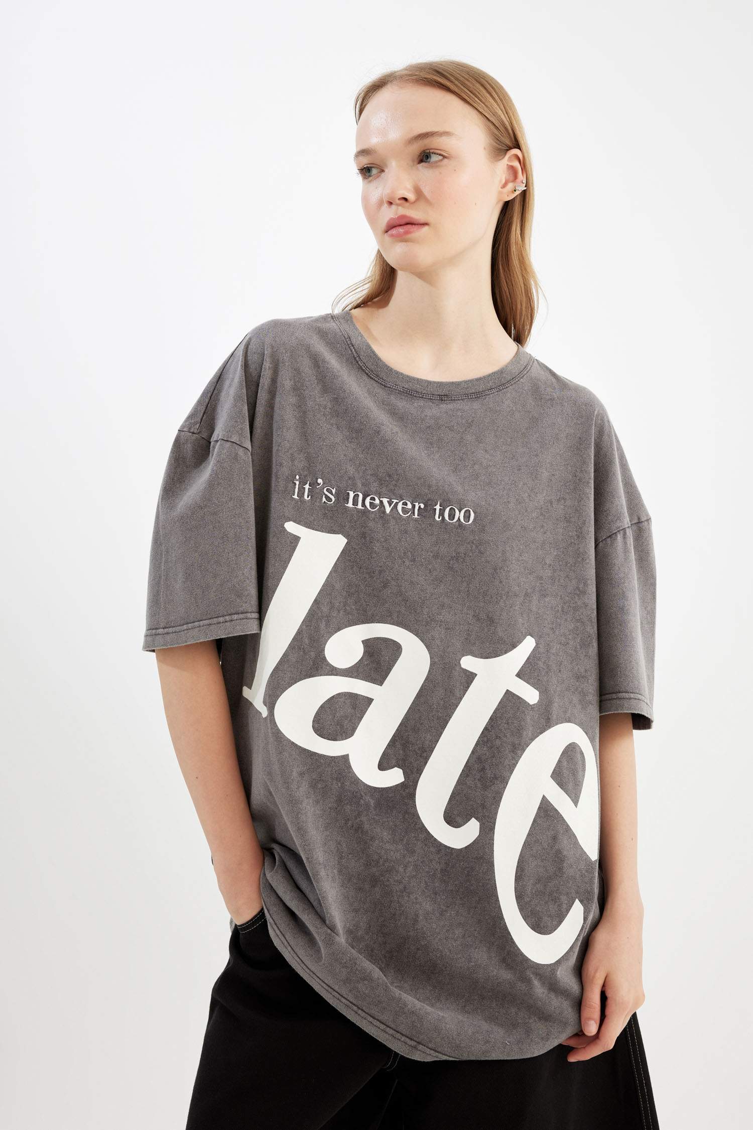 Oversize Fit Crew Neck Short Sleeve T-Shirt