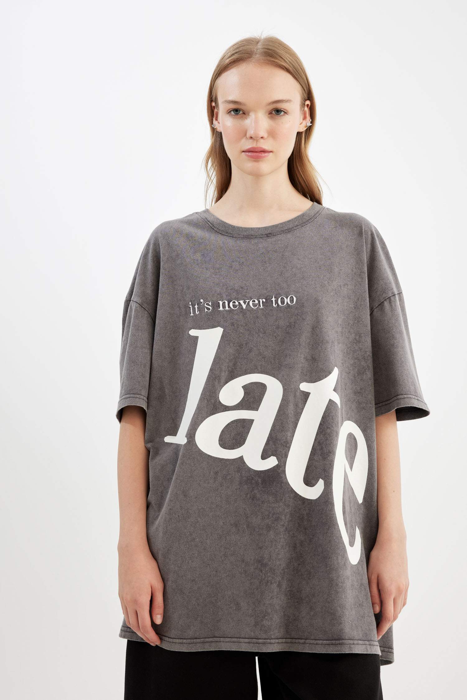 Oversize Fit Crew Neck Short Sleeve T-Shirt