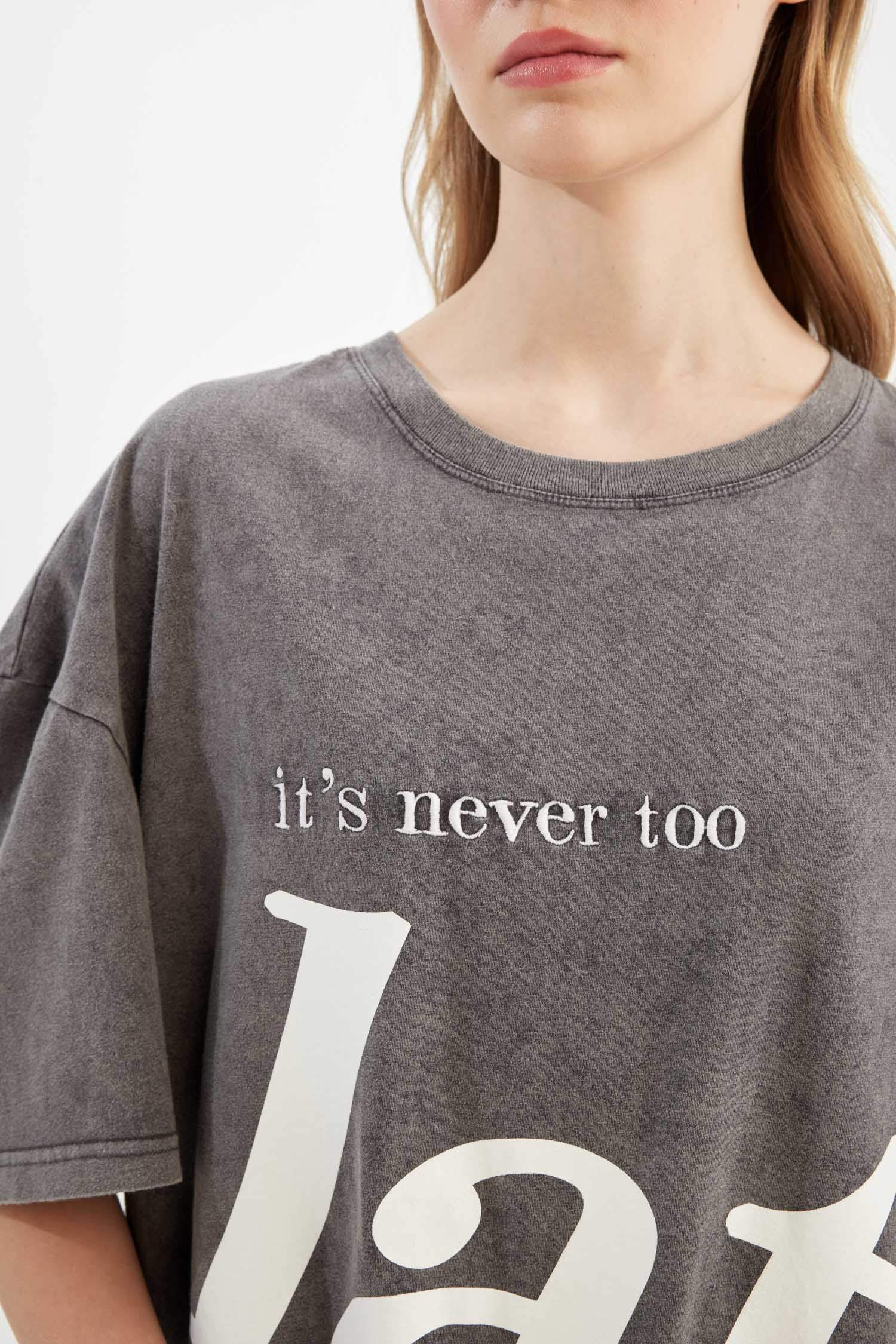 Oversize Fit Crew Neck Short Sleeve T-Shirt