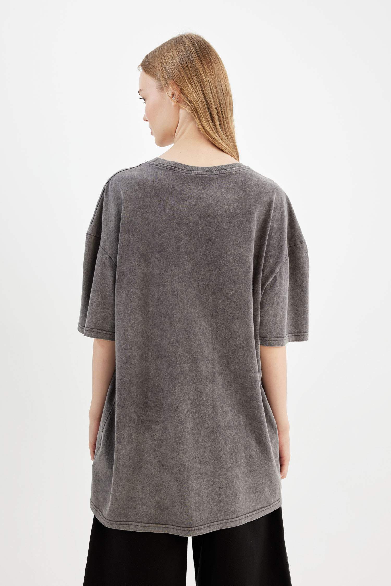 Oversize Fit Crew Neck Short Sleeve T-Shirt