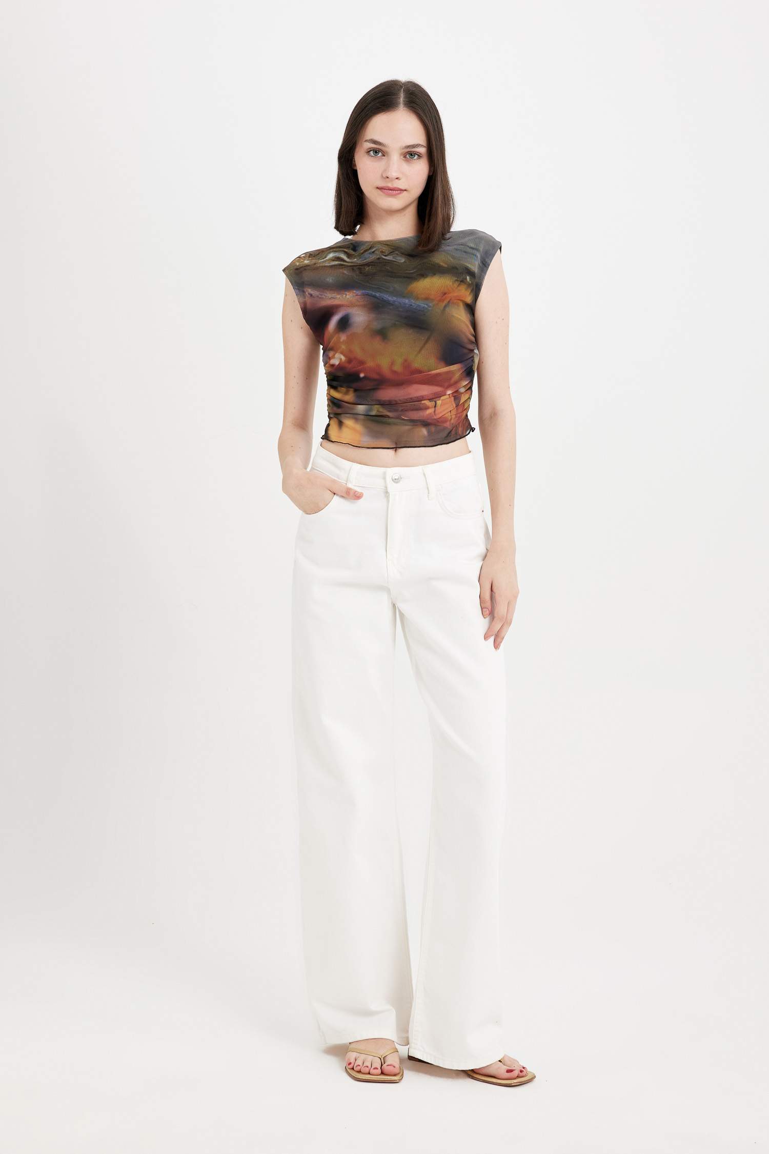 Fitted Vücuda Oturan Bisiklet Yaka Desenli Büzgü Detaylı Tül Kısa Kollu Tişört