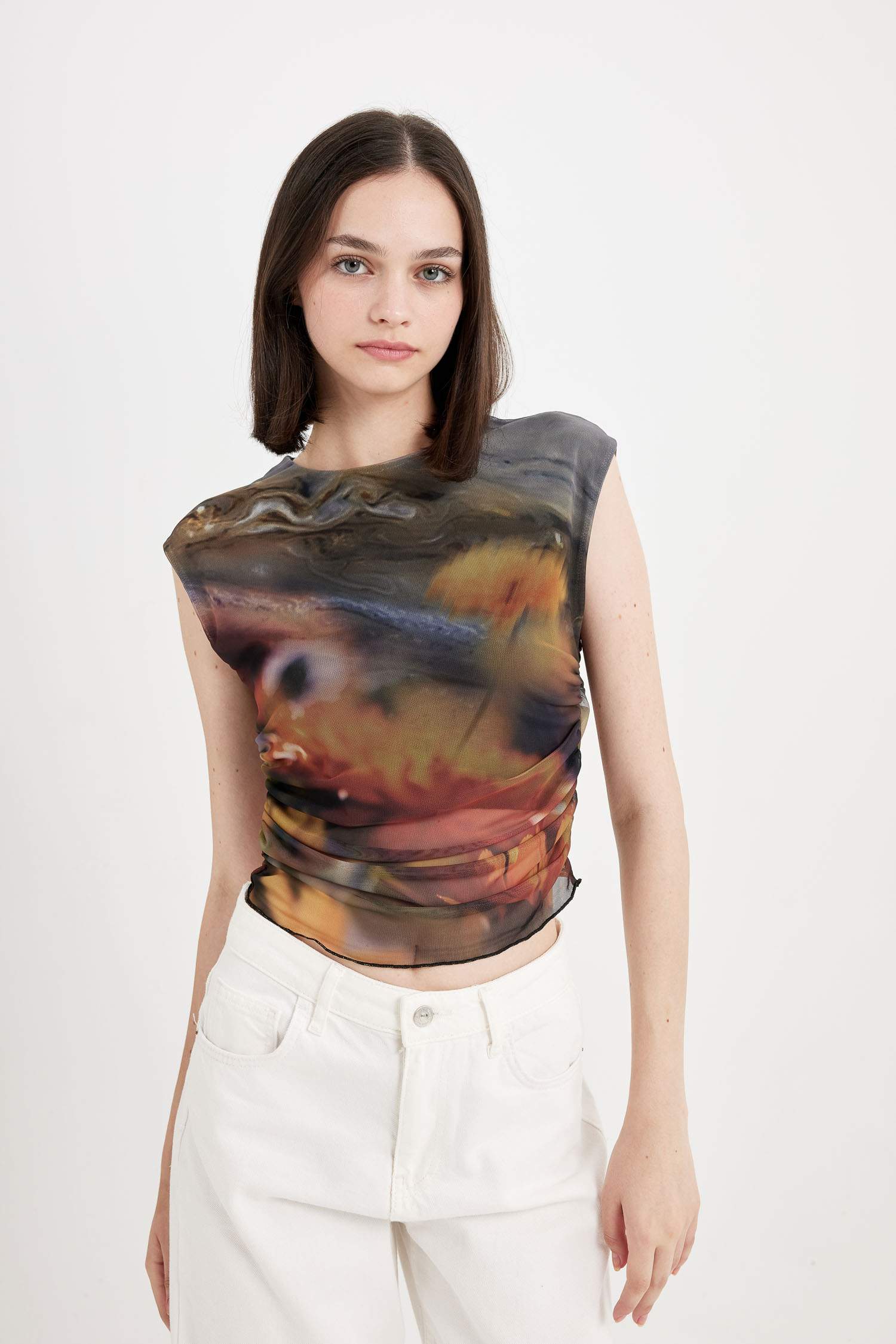 Fitted Vücuda Oturan Bisiklet Yaka Desenli Büzgü Detaylı Tül Kısa Kollu Tişört