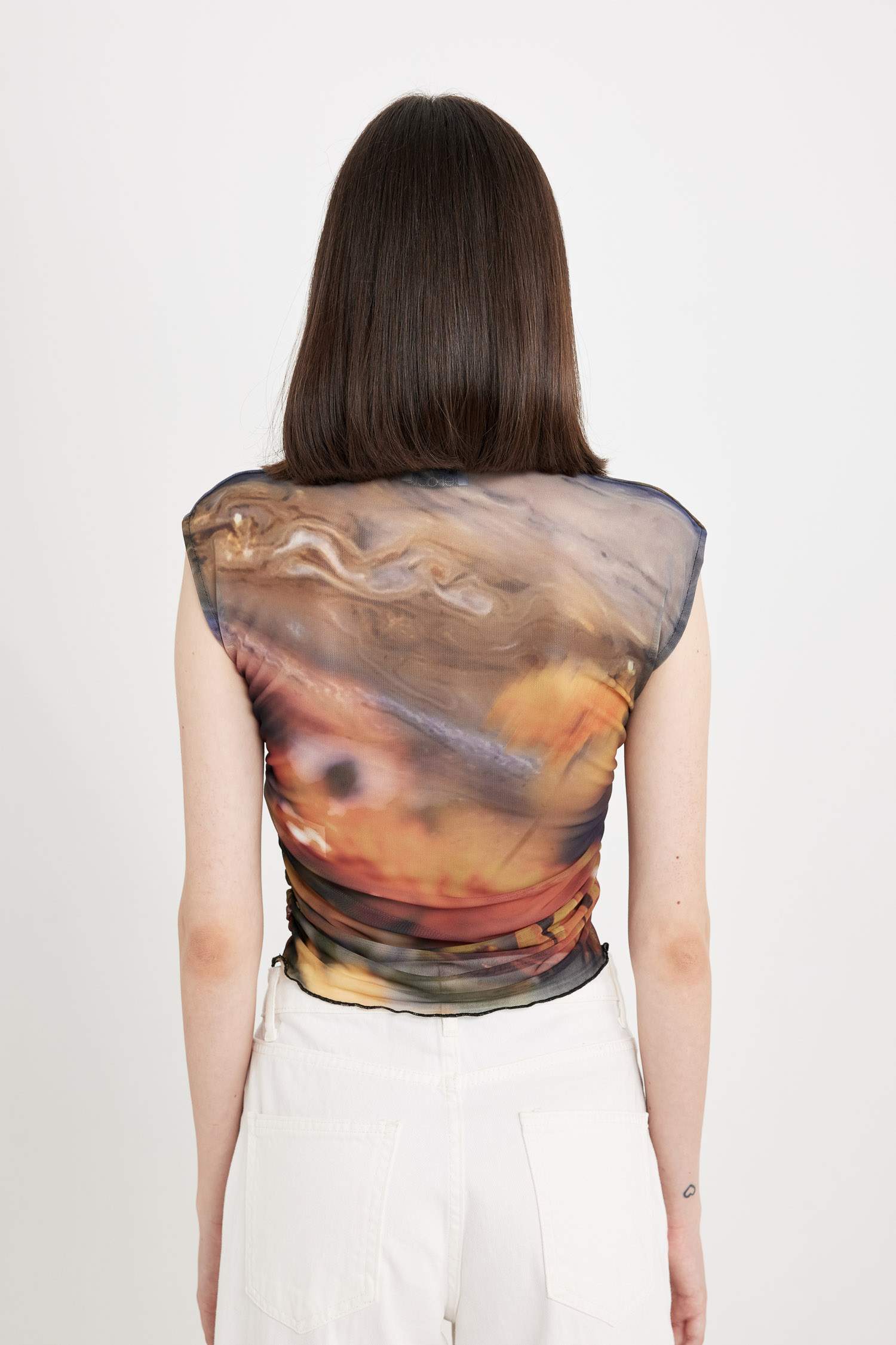 Fitted Vücuda Oturan Bisiklet Yaka Desenli Büzgü Detaylı Tül Kısa Kollu Tişört