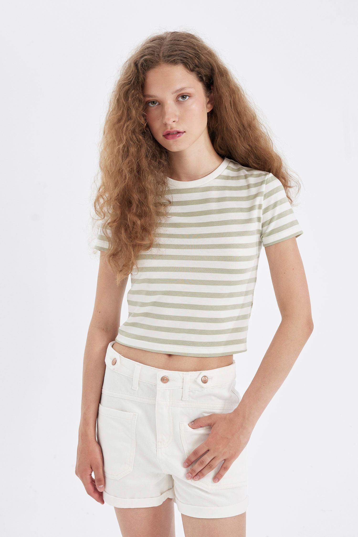 Fitted Short Sleeve Striped T-Shirt