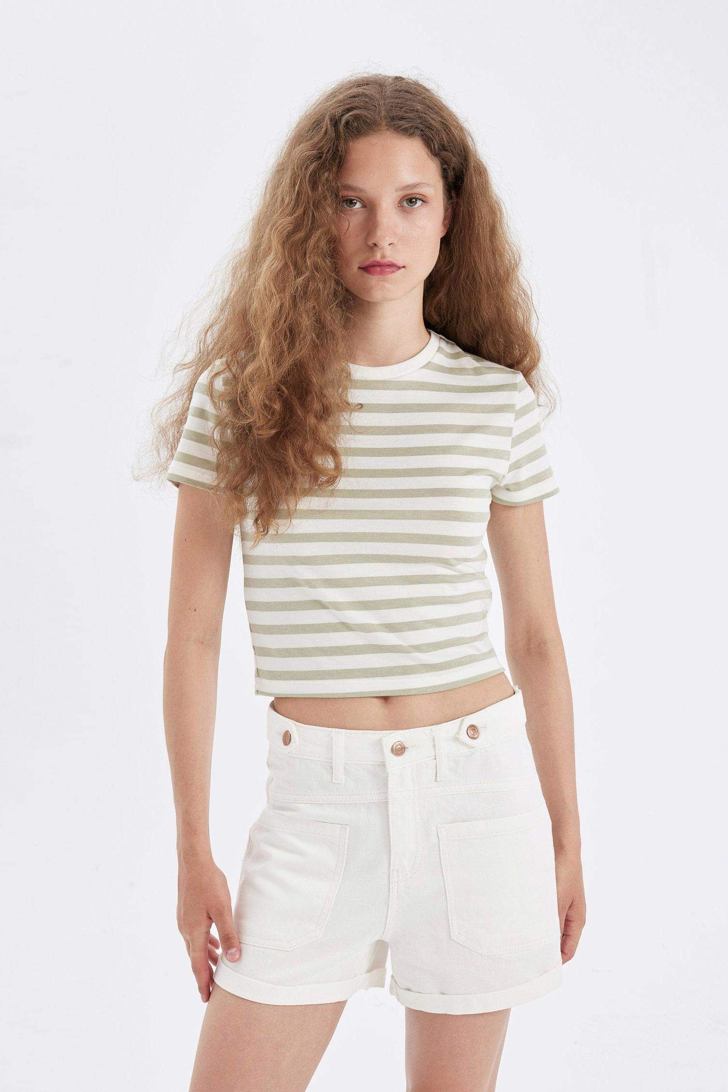 Fitted Short Sleeve Striped T-Shirt